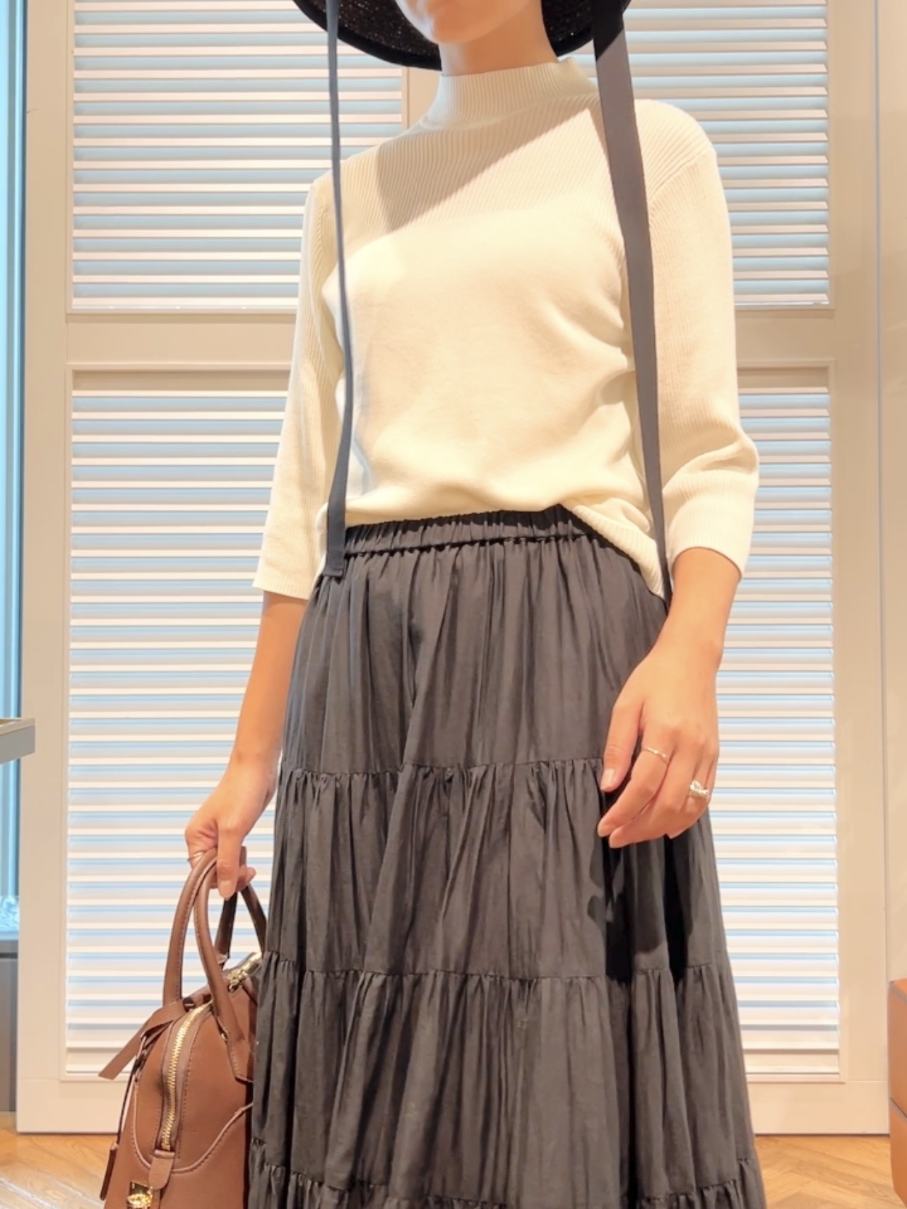 OCHIAIさんの「DRESSTERIOR｜【接触冷感】クールタッチ ハーフスリーブニット」を使ったコーディネート