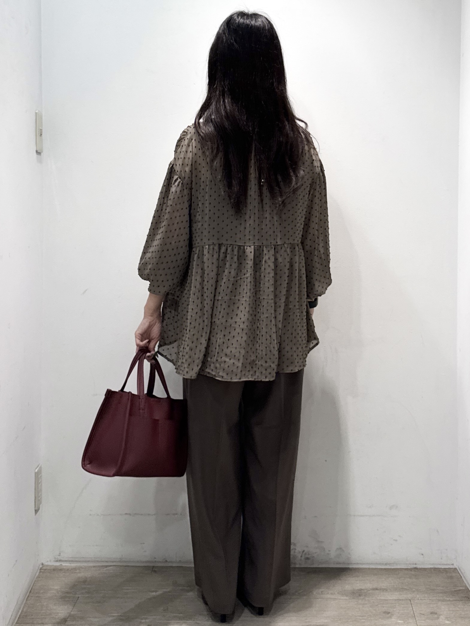 yuicciさんの「OPAQUE.CLIP｜シアードットペプラムブラウス【洗濯機OK】」を使ったコーディネート