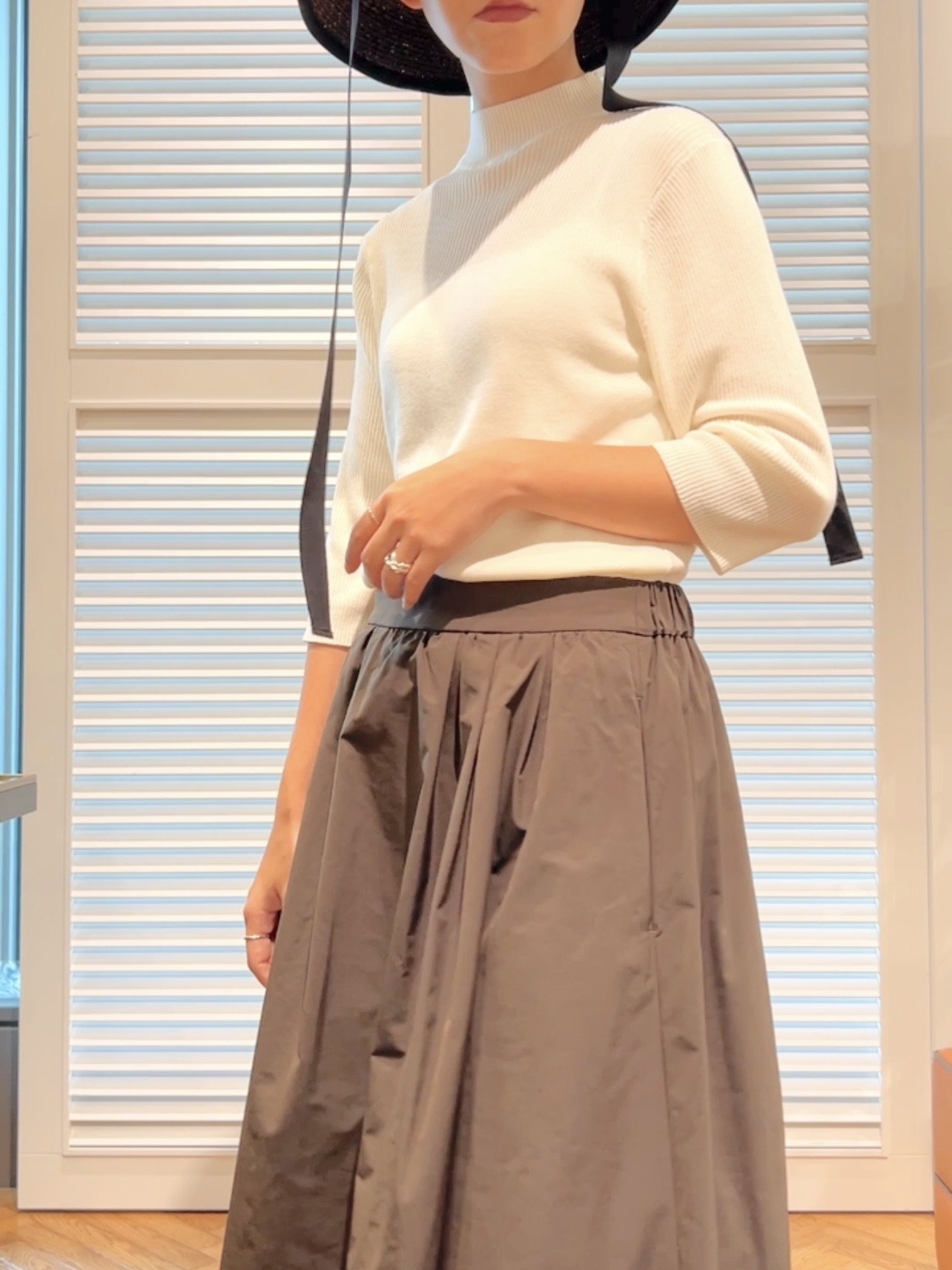 OCHIAIさんの「DRESSTERIOR｜【接触冷感】クールタッチ ハーフスリーブニット」を使ったコーディネート