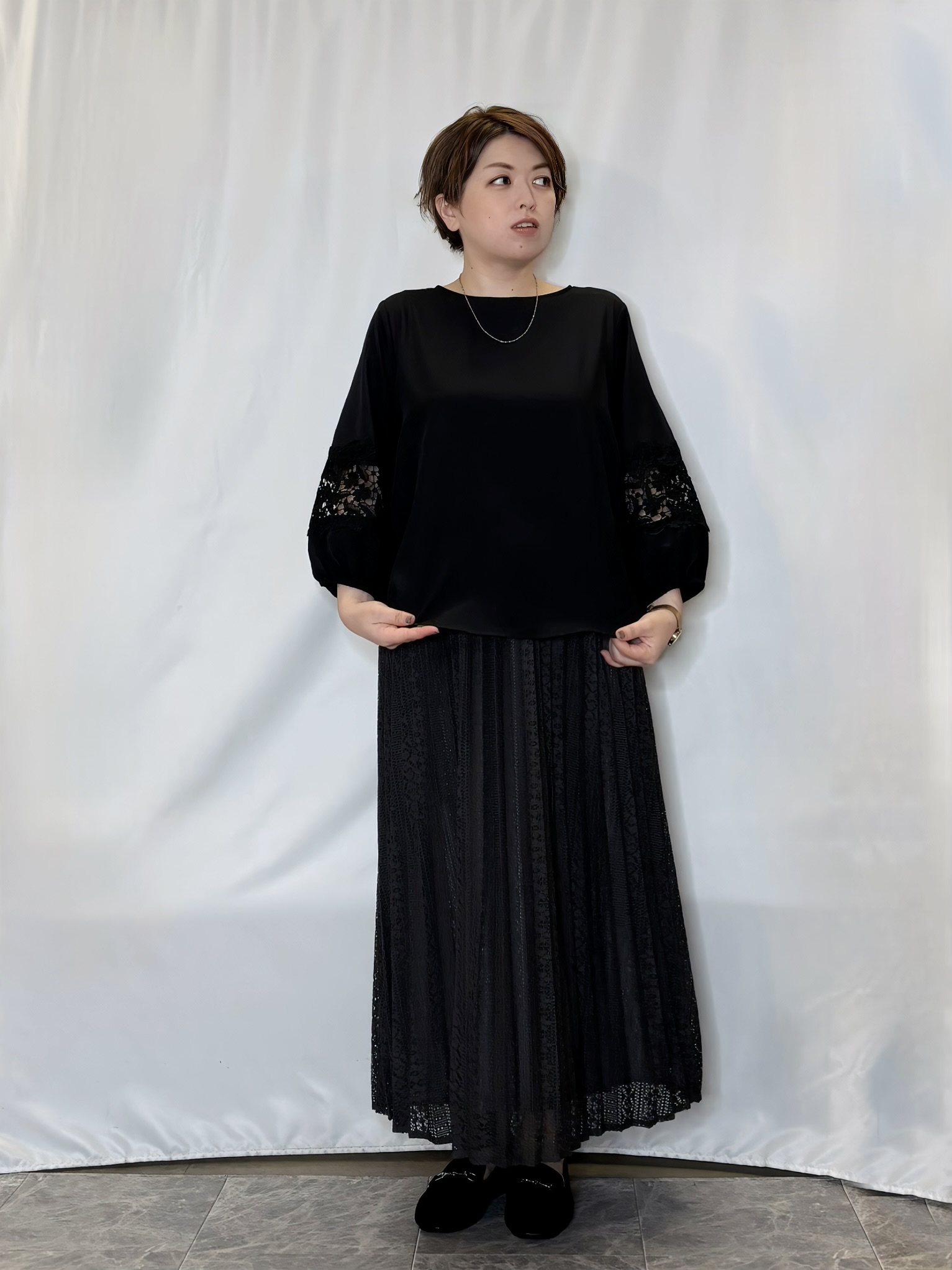たみさんの「SHOO･LA･RUE｜【洗濯機可/S-LL/洗濯後しわになりにくい】刺繍レースで高見え インせず決まる主役ブラウス」を使ったコーディネート