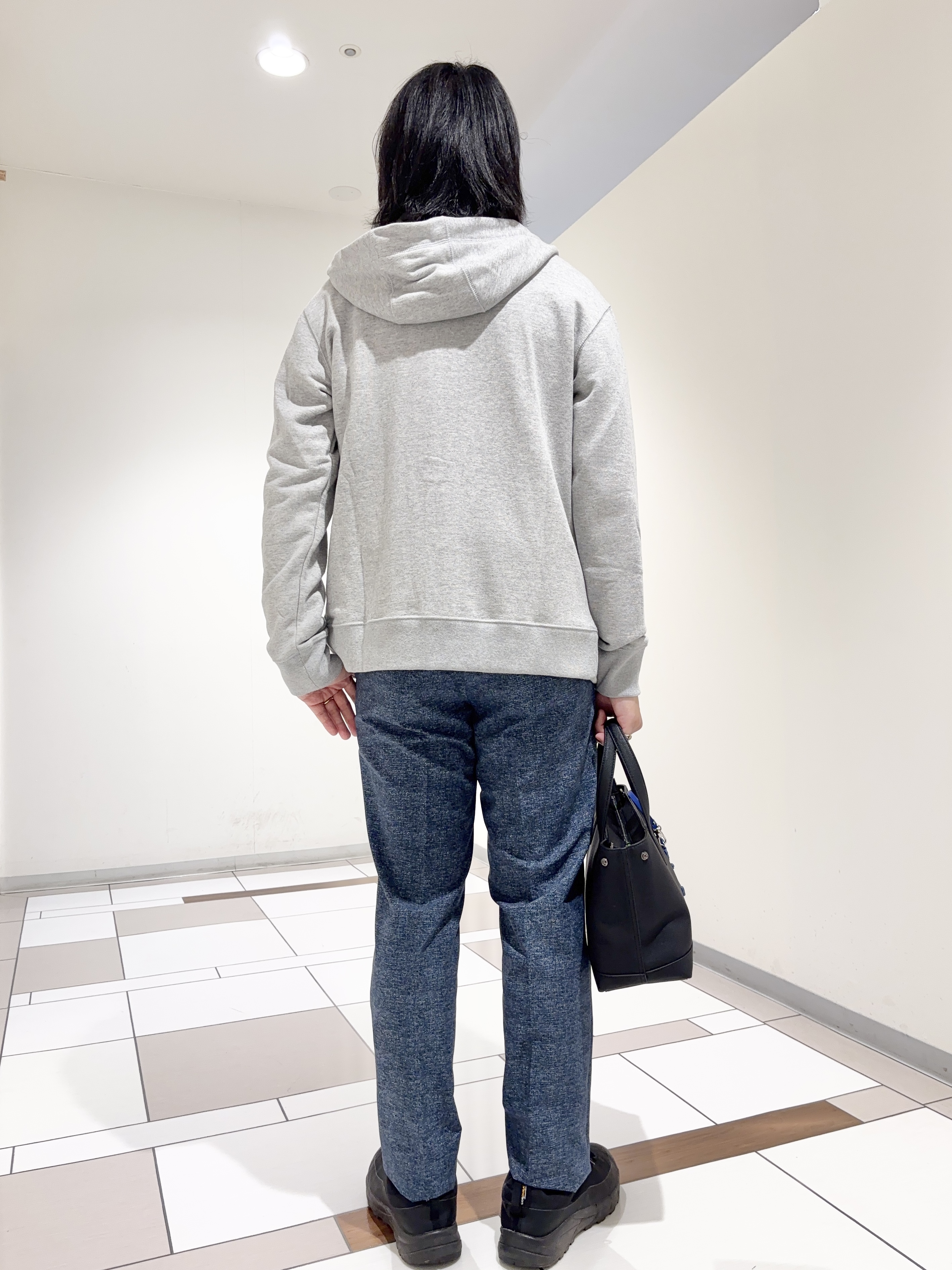 及川さんの「TAKEO KIKUCHI｜【BOWLER HAT LABEL】ジップアップ スウェットパーカー」を使ったコーディネート