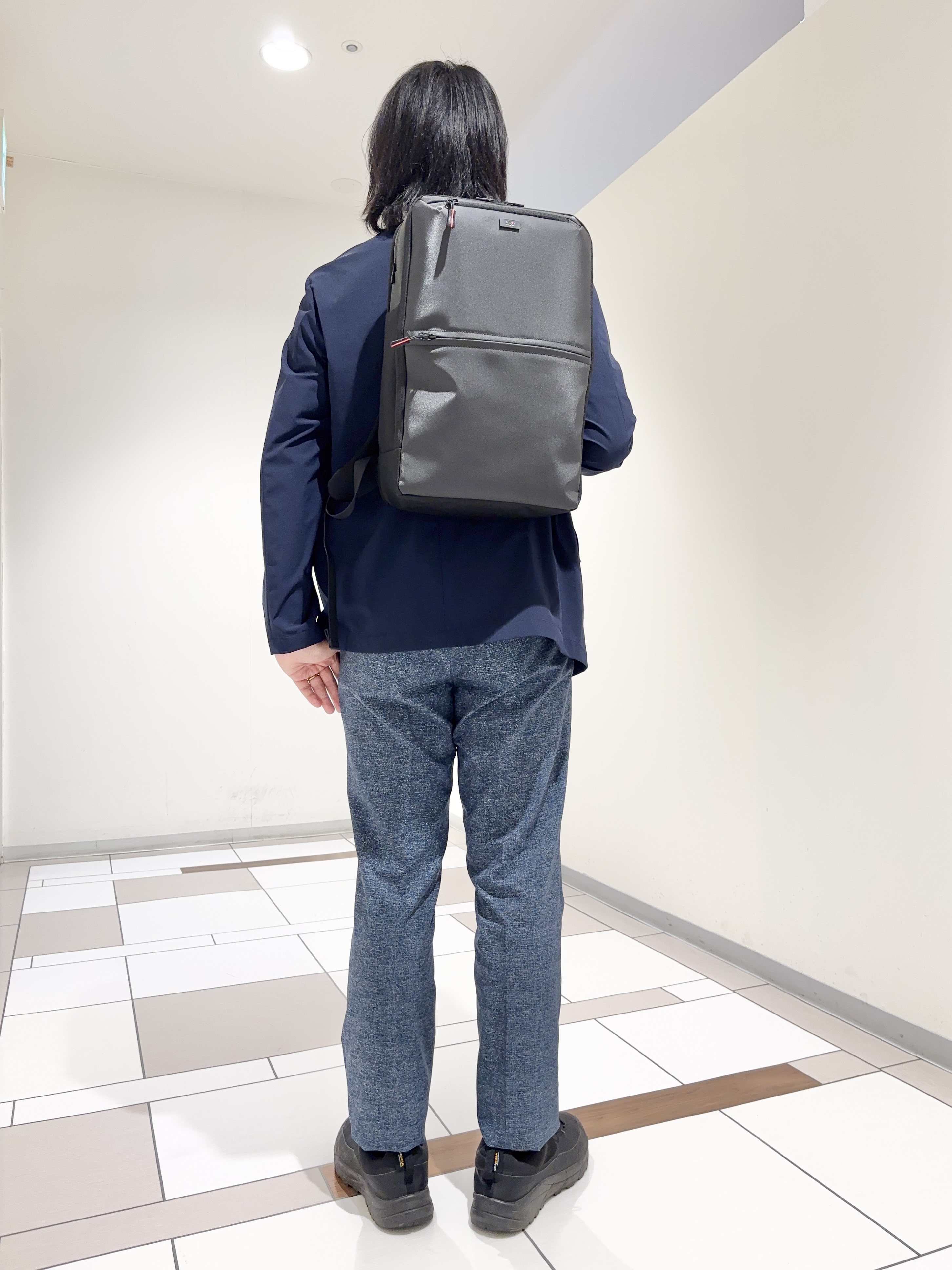 及川さんの「TAKEO KIKUCHI｜3Dナイロンストレッチ ジャケット」を使ったコーディネート