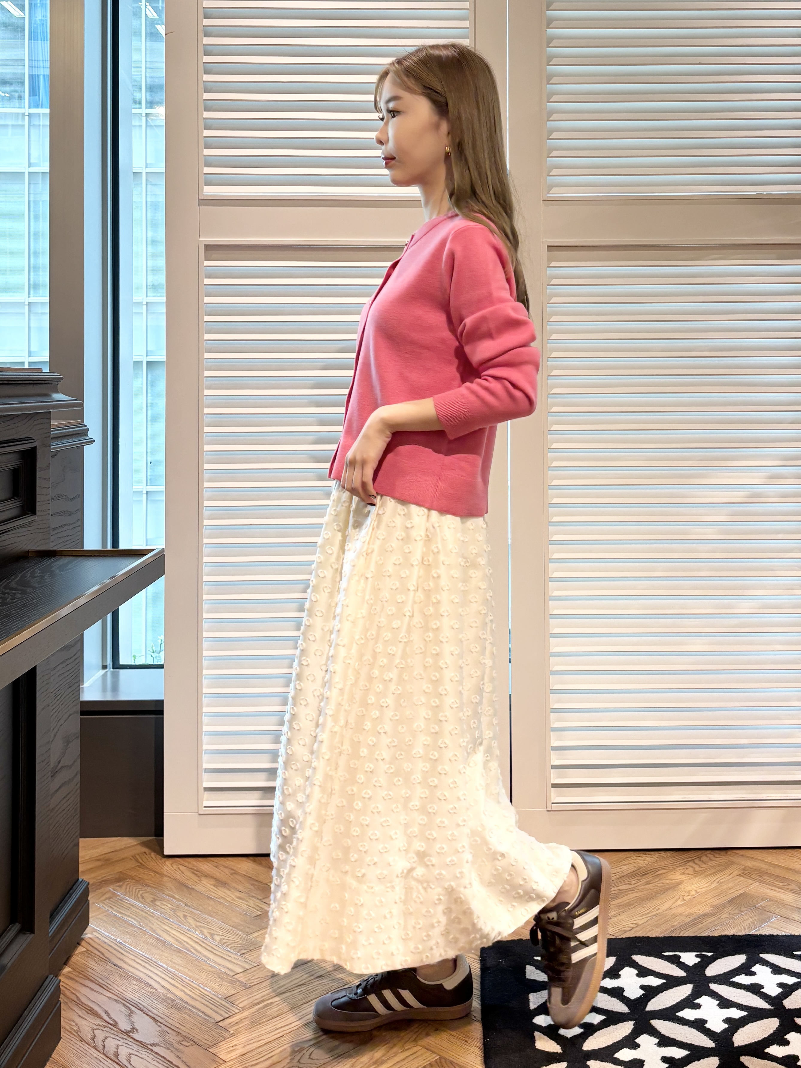 清水夏姫さんの「DRESSTERIOR｜カットジャガードボリュームスカート」を使ったコーディネート