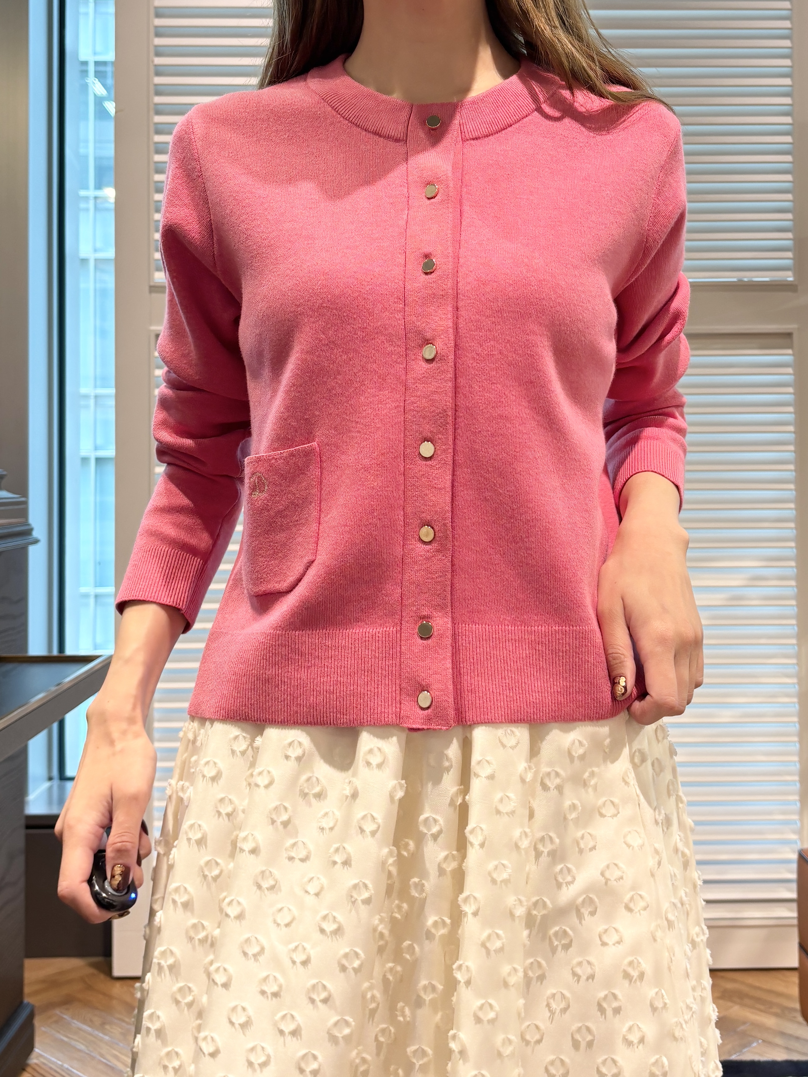 清水夏姫さんの「DRESSTERIOR｜カットジャガードボリュームスカート」を使ったコーディネート
