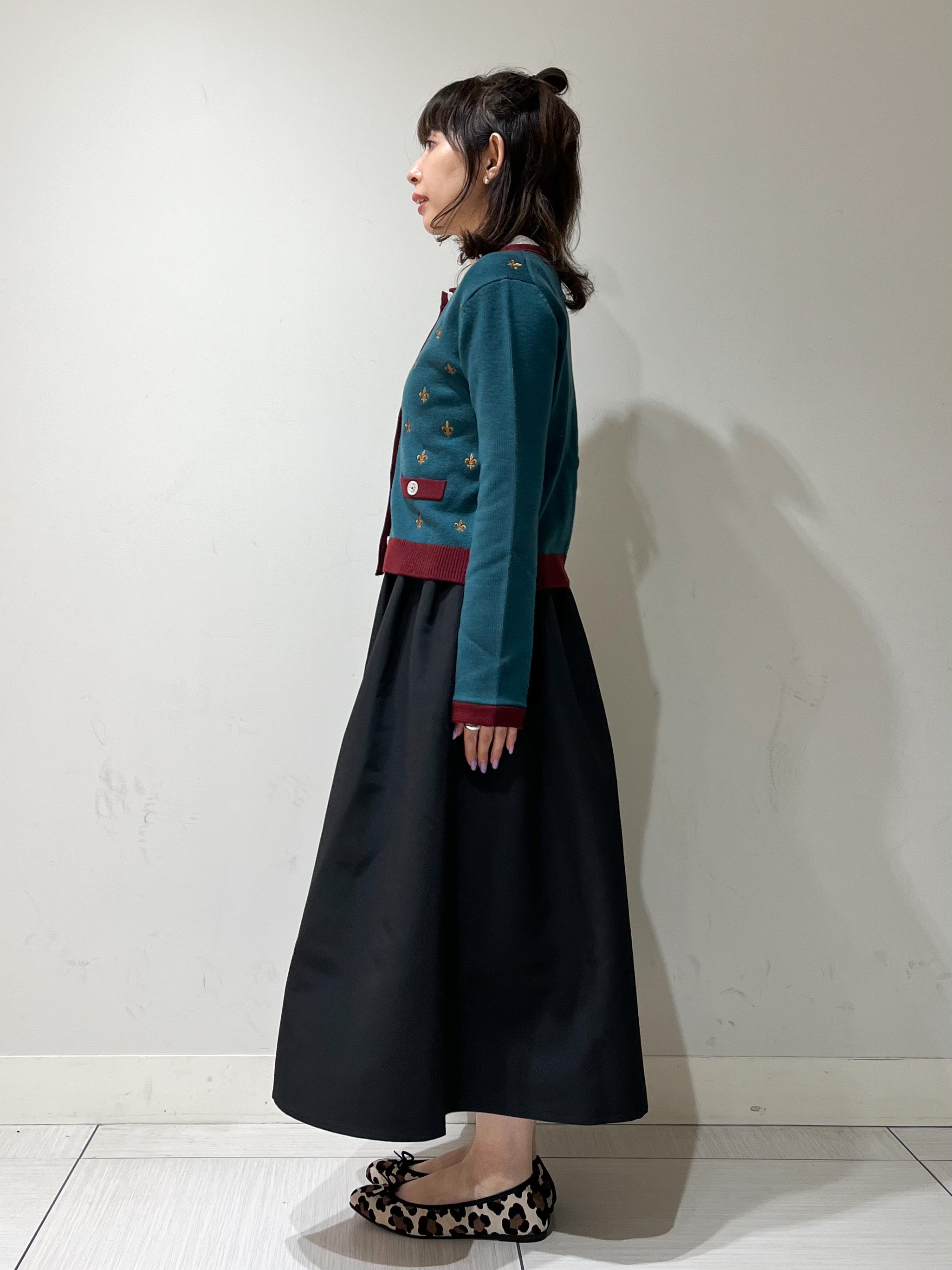 じゅんさんの「DRESSTERIOR｜リリークレストカーディガン」を使ったコーディネート
