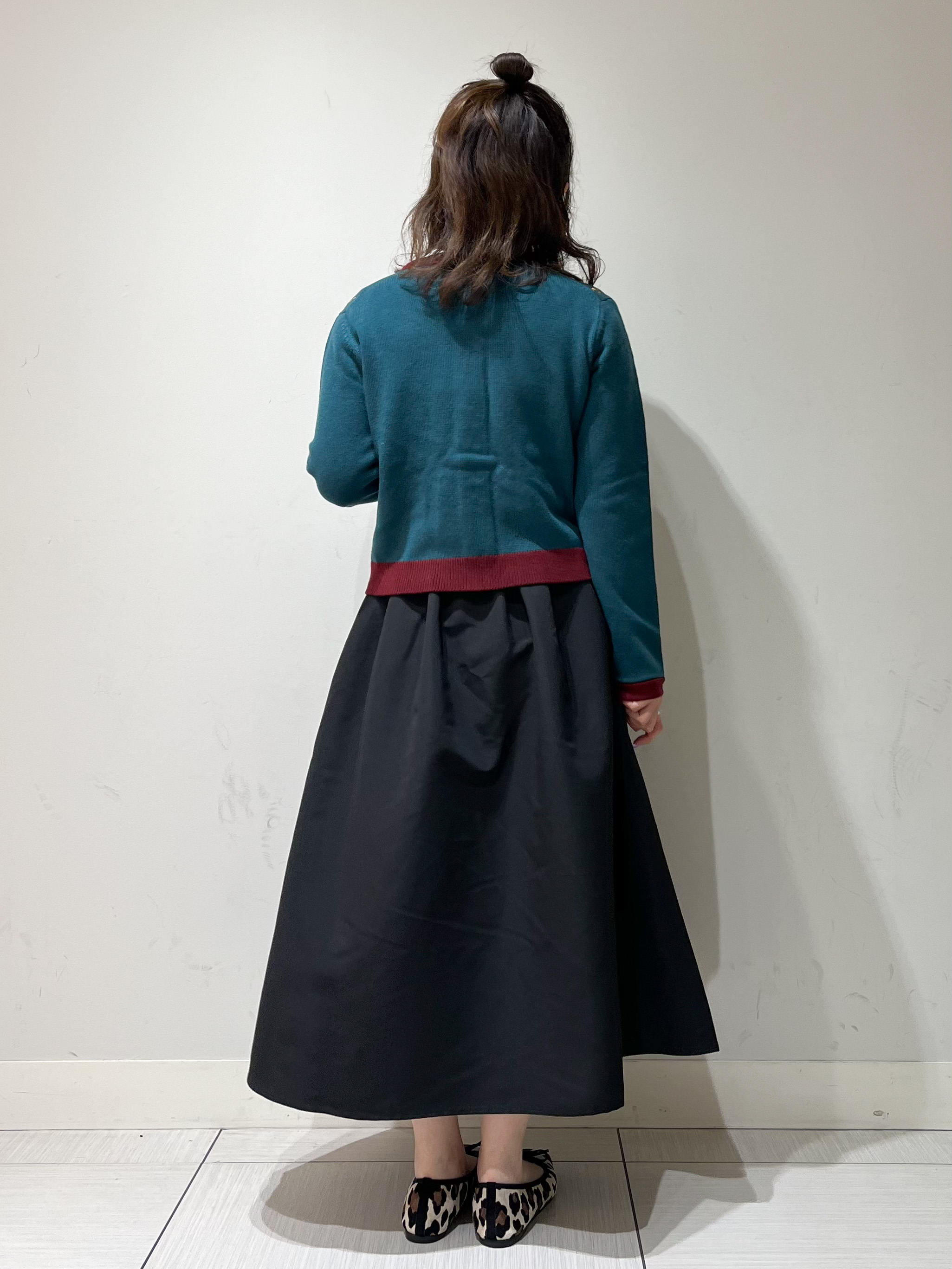 じゅんさんの「DRESSTERIOR｜リリークレストカーディガン」を使ったコーディネート