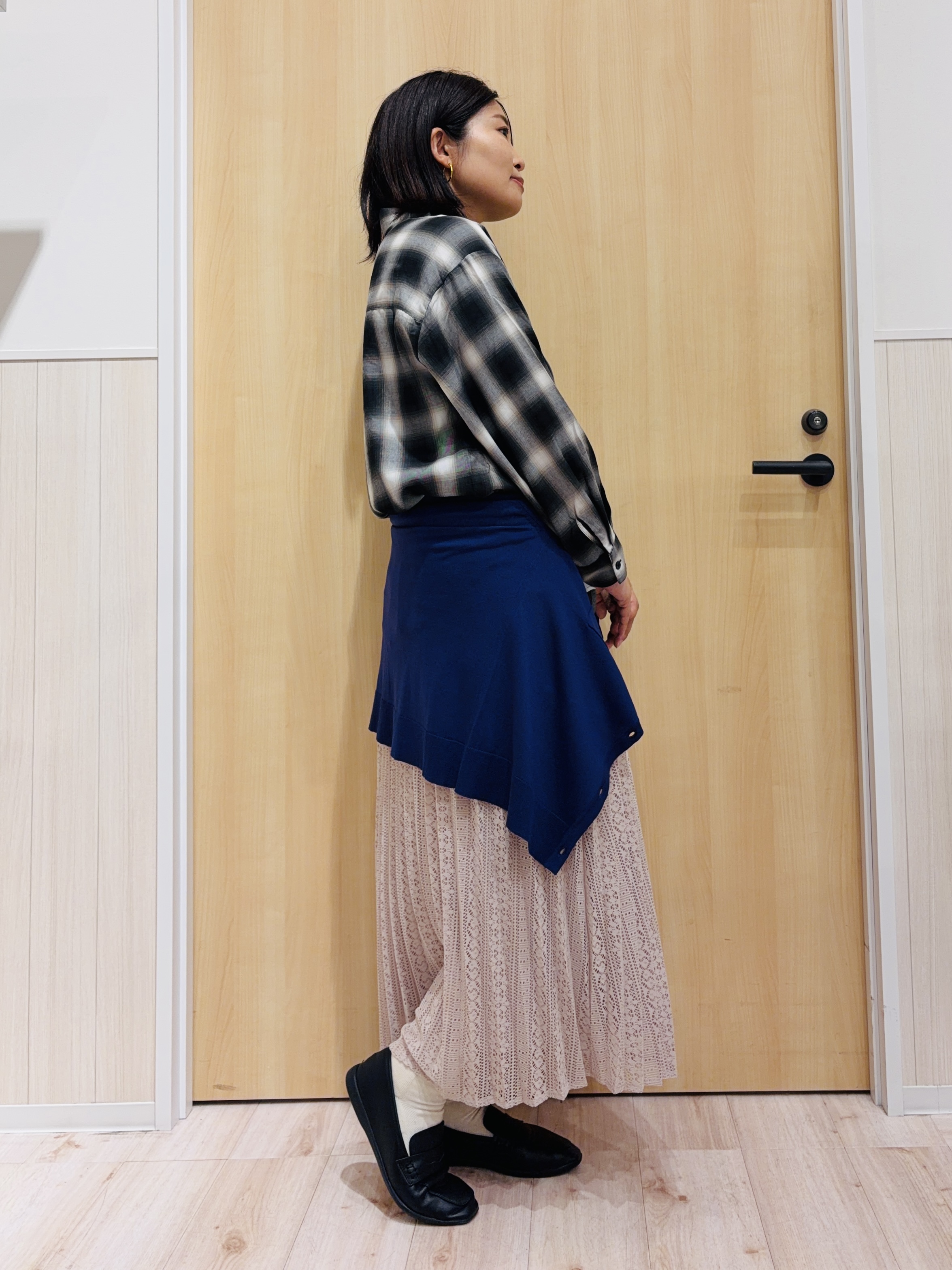 すーさんの「SHOO･LA･RUE｜【洗濯後しわになりにくい/S-LL】選べる6パターン 羽織としても活躍する ベーシックシャツ」を使ったコーディネート