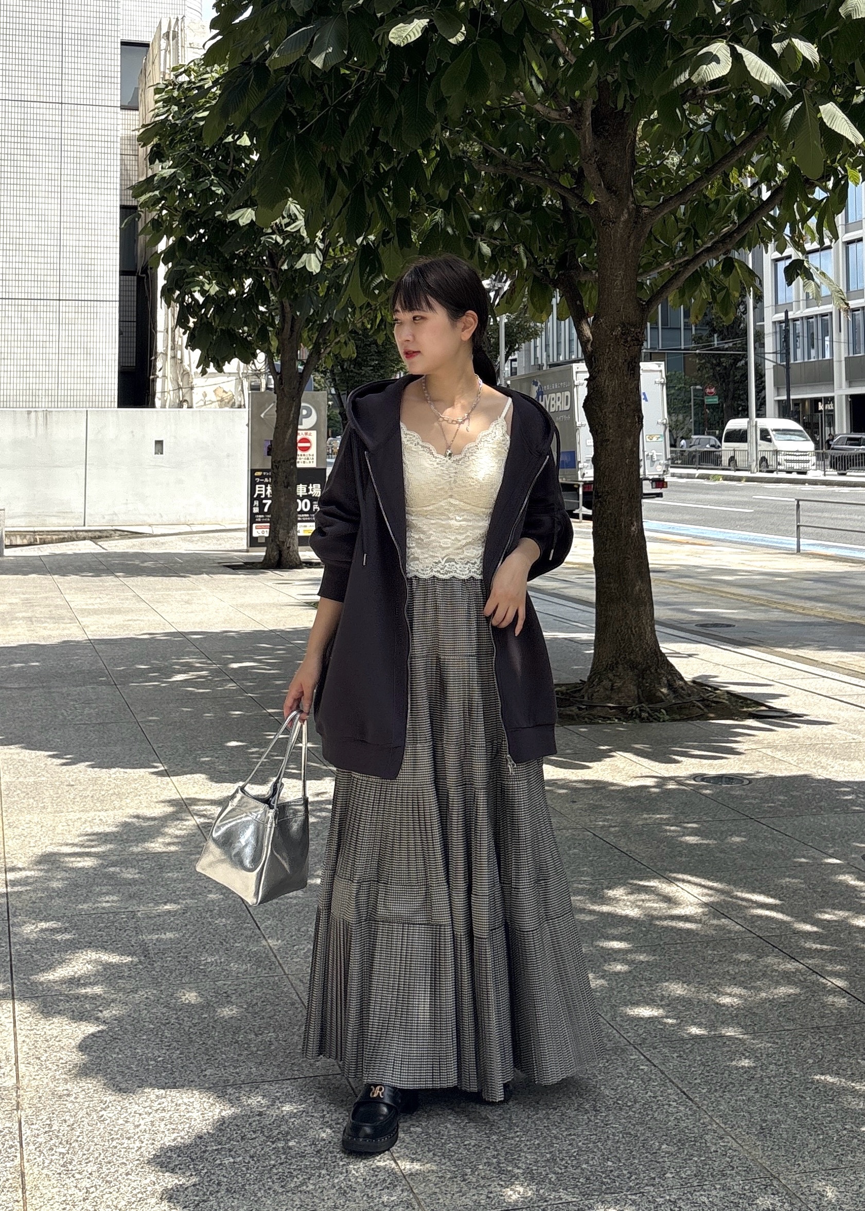 Renoさんの「INDIVI｜ダンボールパーカー」を使ったコーディネート