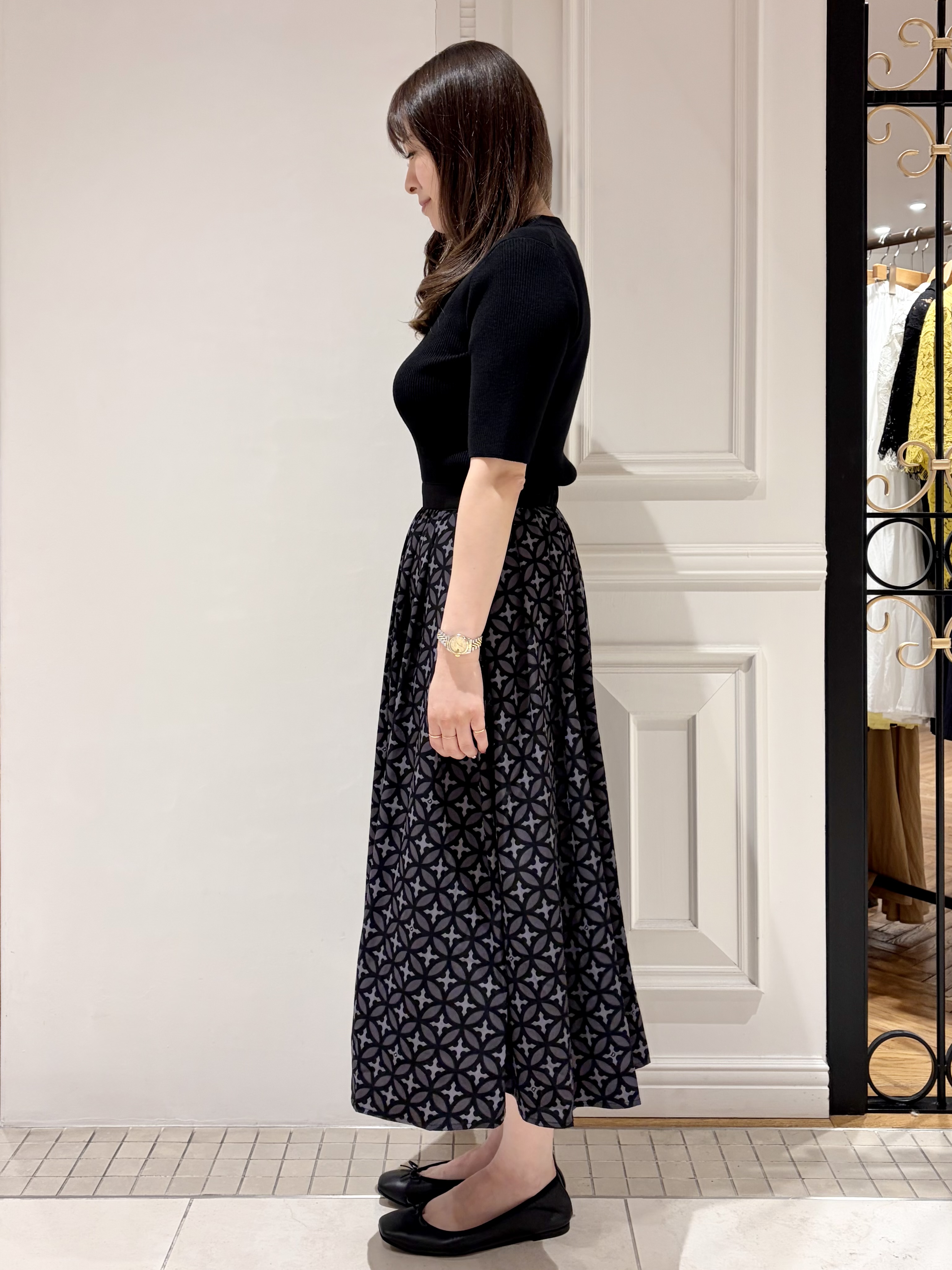 minowaさんの「DRESSTERIOR｜【異素材コンビ】オーバーラップサークルコンビワンピース」を使ったコーディネート