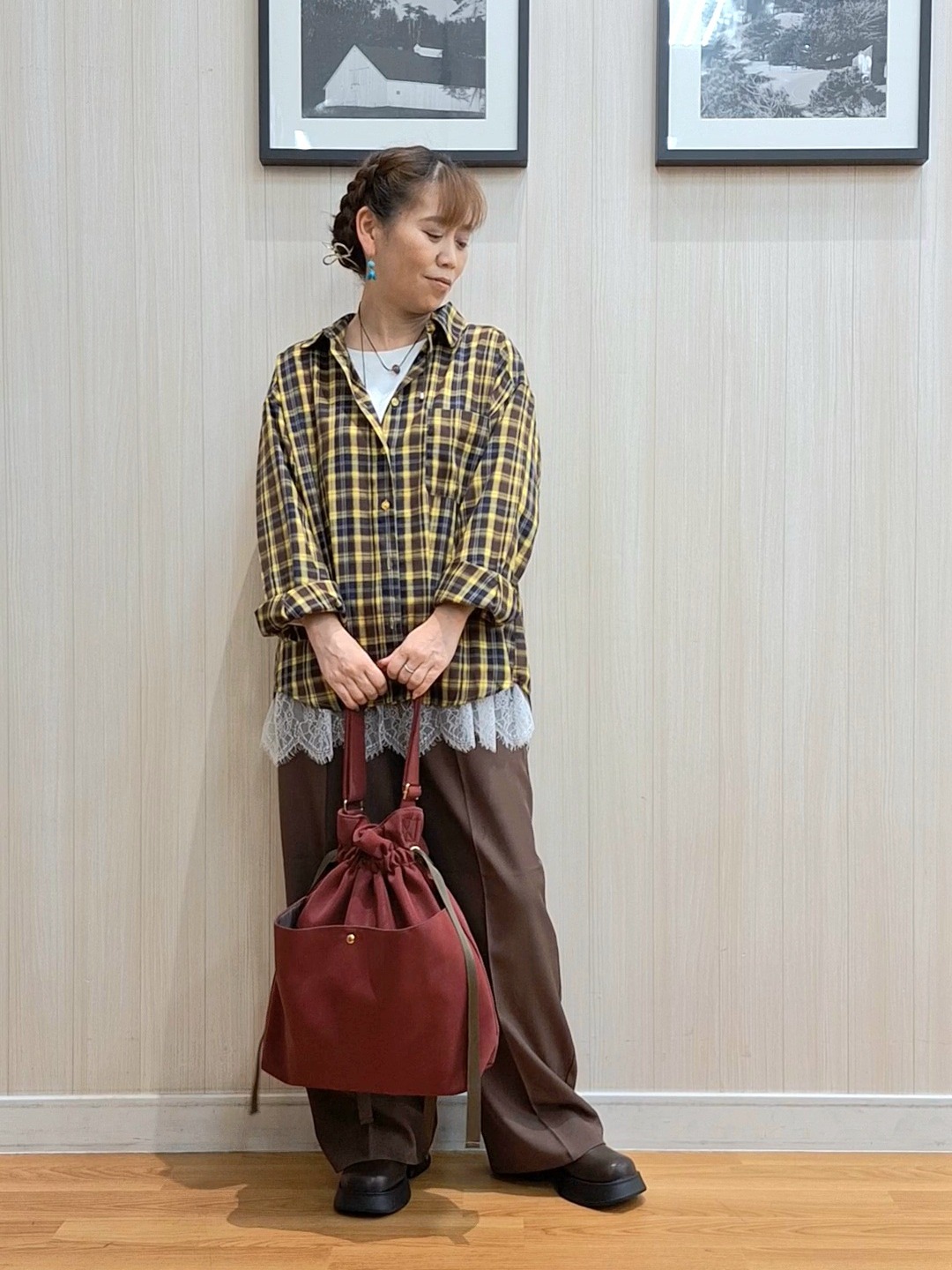 Saoさんの「SHOO･LA･RUE｜【洗濯後しわになりにくい/S-LL】選べる6パターン 羽織としても活躍する ベーシックシャツ」を使ったコーディネート