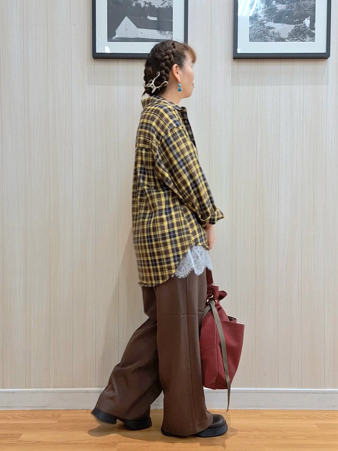 Saoさんの「SHOO･LA･RUE｜【洗濯後しわになりにくい/S-LL】選べる6パターン 羽織としても活躍する ベーシックシャツ」を使ったコーディネート