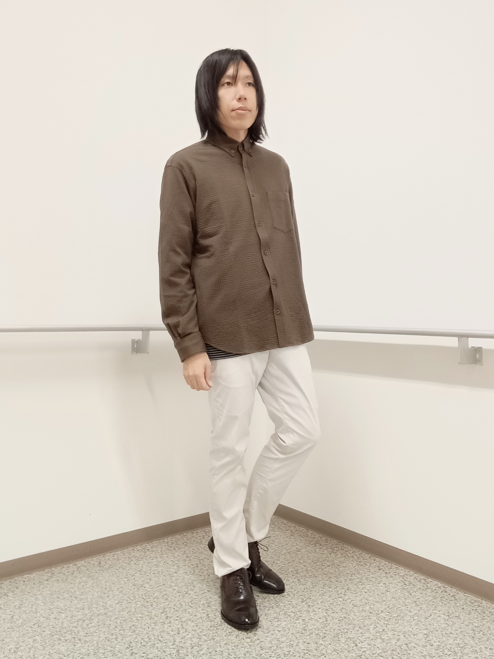 moritaさんの「TAKEO KIKUCHI｜【ON／OFF兼用】サイドゴアウエスト オールシーズン ストレートパンツ」を使ったコーディネート