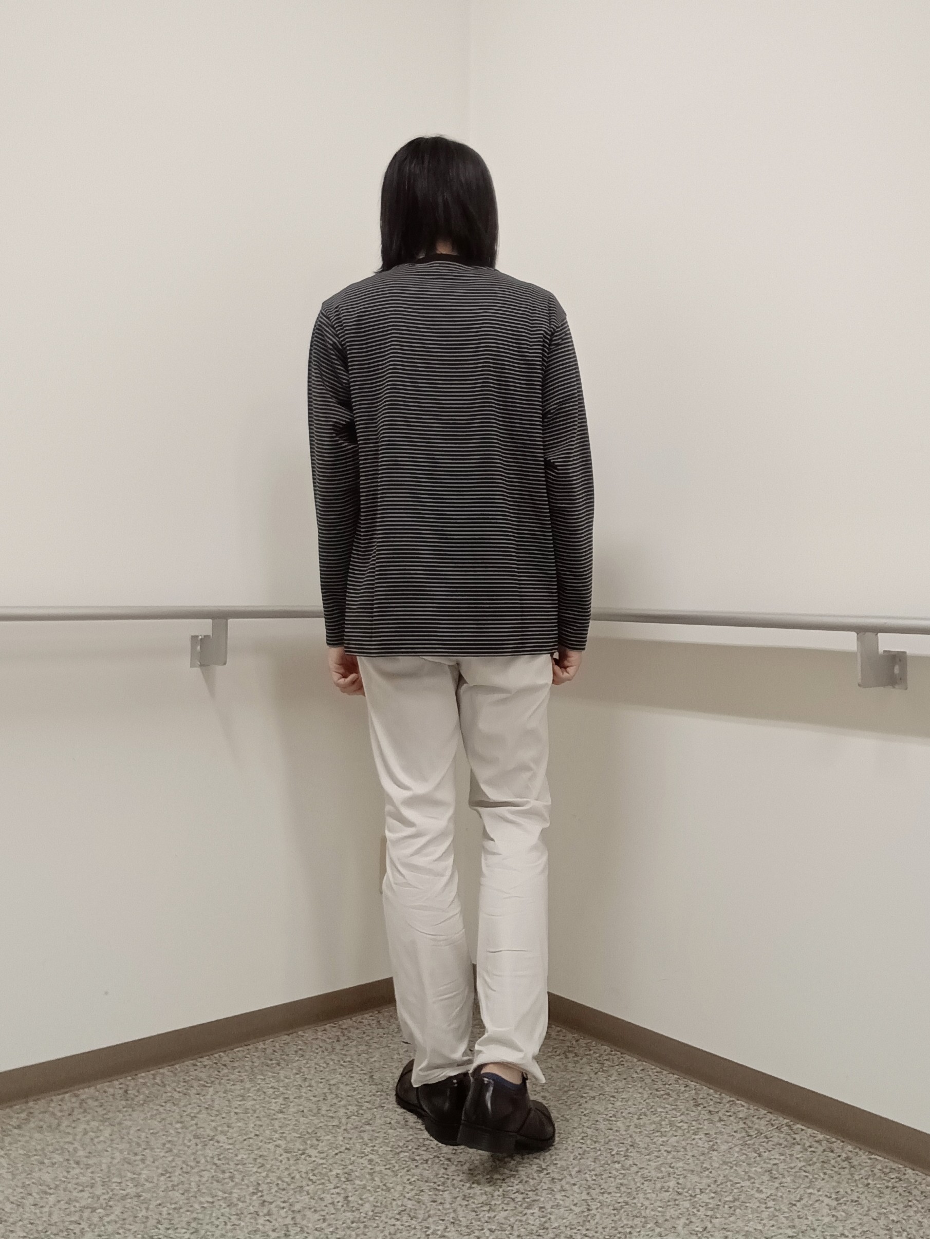 moritaさんの「TAKEO KIKUCHI｜【ON／OFF兼用】サイドゴアウエスト オールシーズン ストレートパンツ」を使ったコーディネート