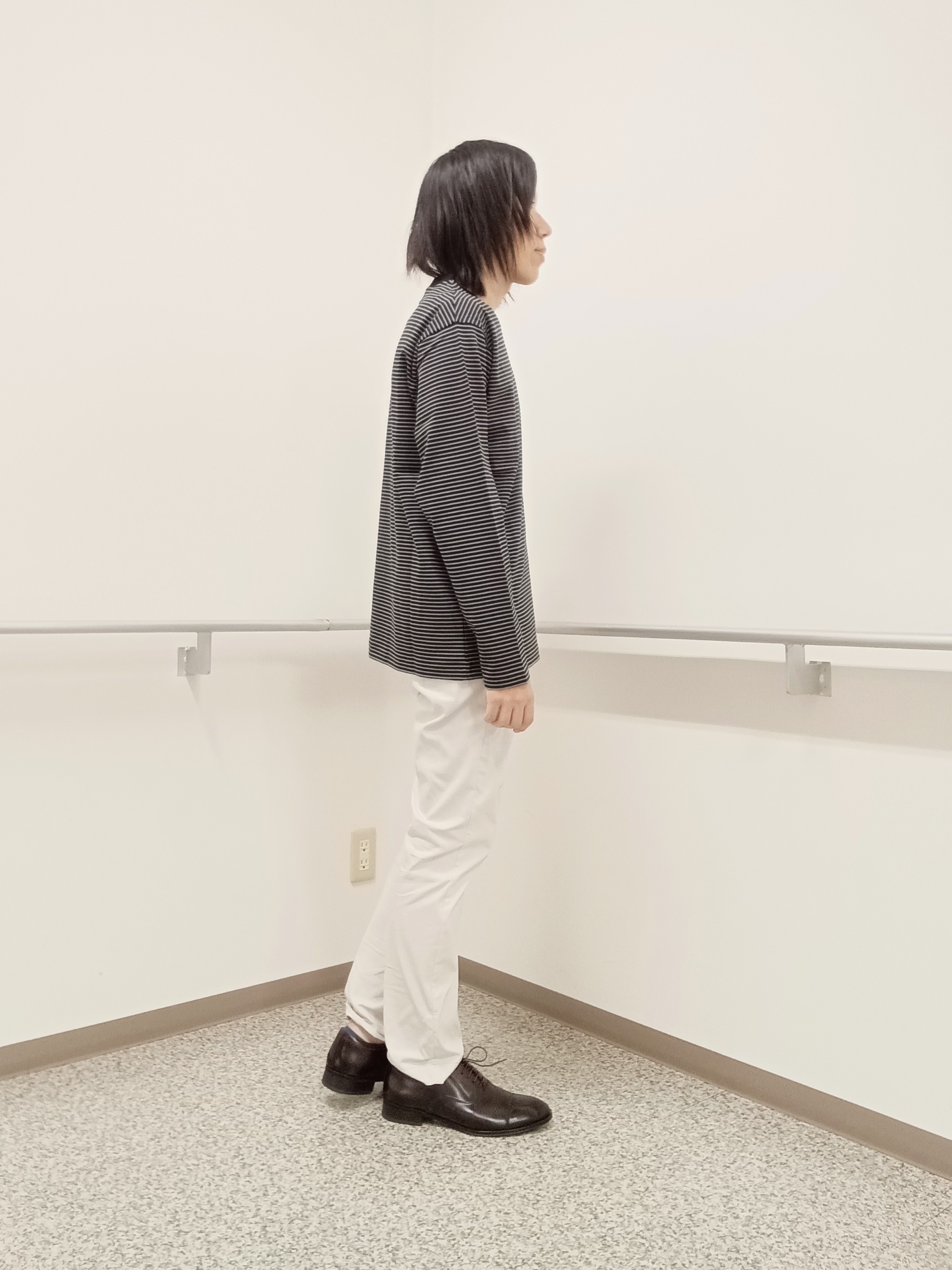 moritaさんの「TAKEO KIKUCHI｜【ON／OFF兼用】サイドゴアウエスト オールシーズン ストレートパンツ」を使ったコーディネート