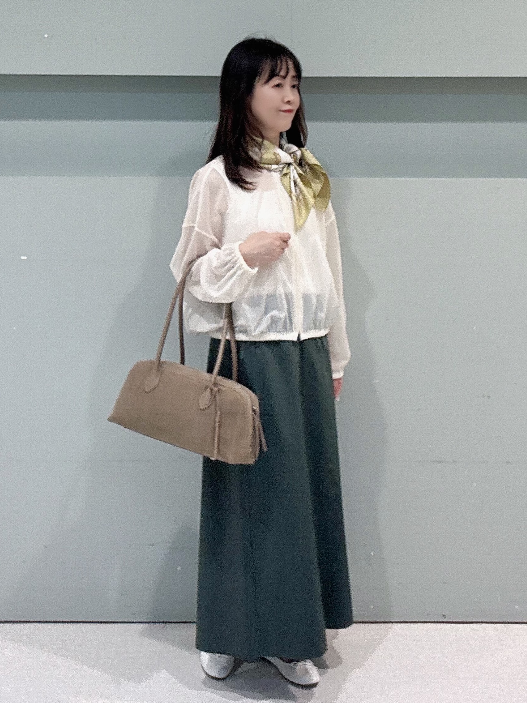 makiさんの「UNTITLED｜【秋羽織り/ジップ】トリコットシアーブラウス」を使ったコーディネート