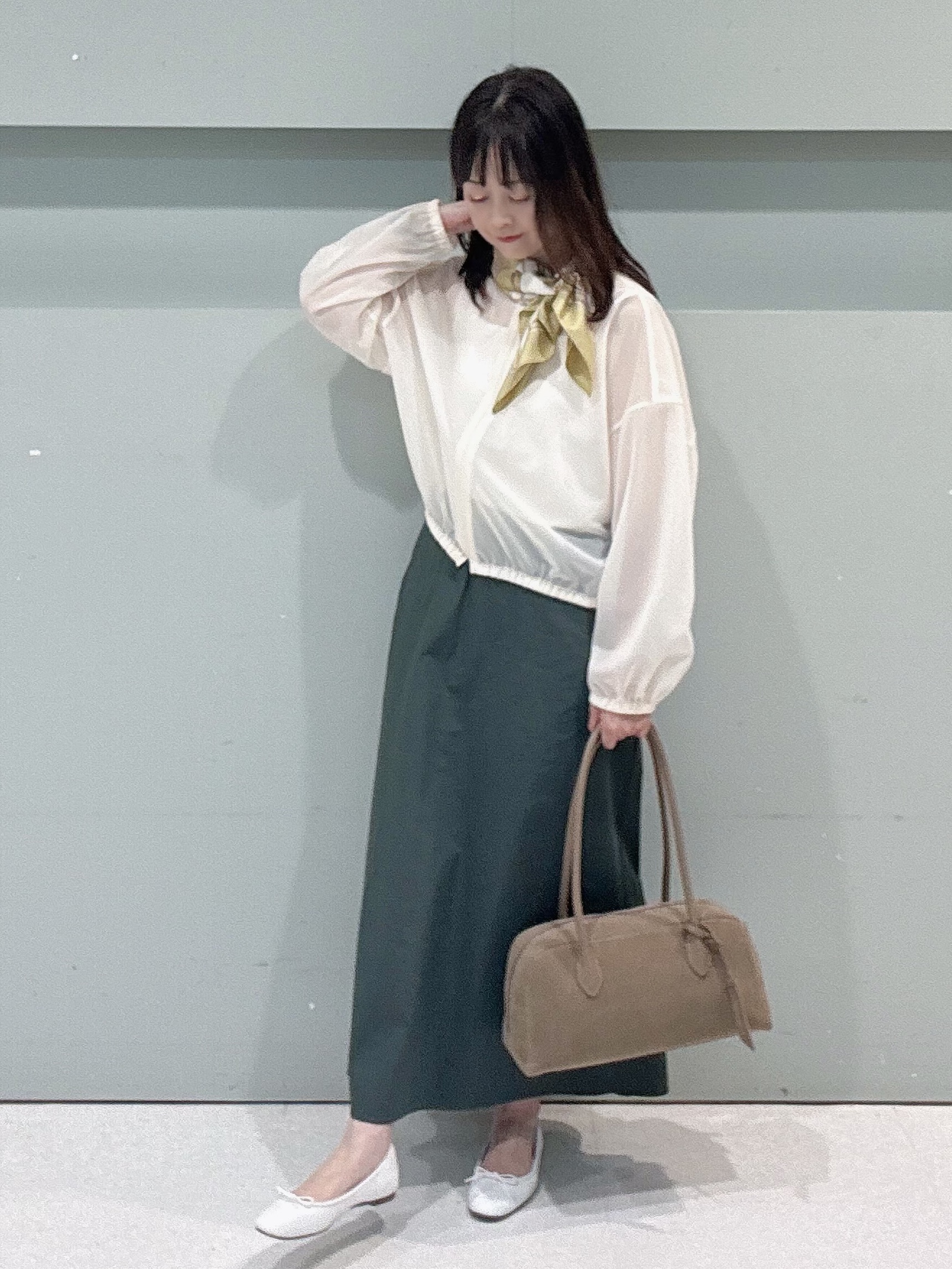 makiさんの「UNTITLED｜【秋羽織り/ジップ】トリコットシアーブラウス」を使ったコーディネート