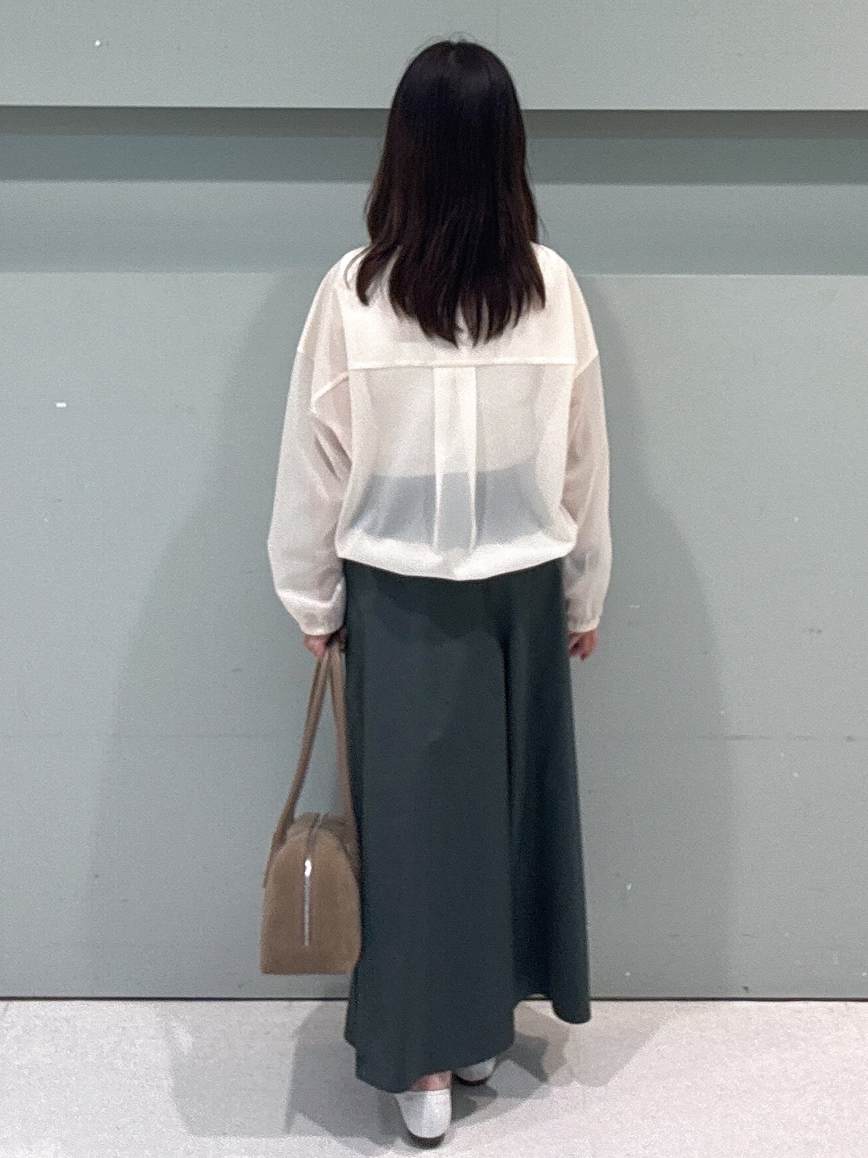makiさんの「UNTITLED｜【秋羽織り/ジップ】トリコットシアーブラウス」を使ったコーディネート