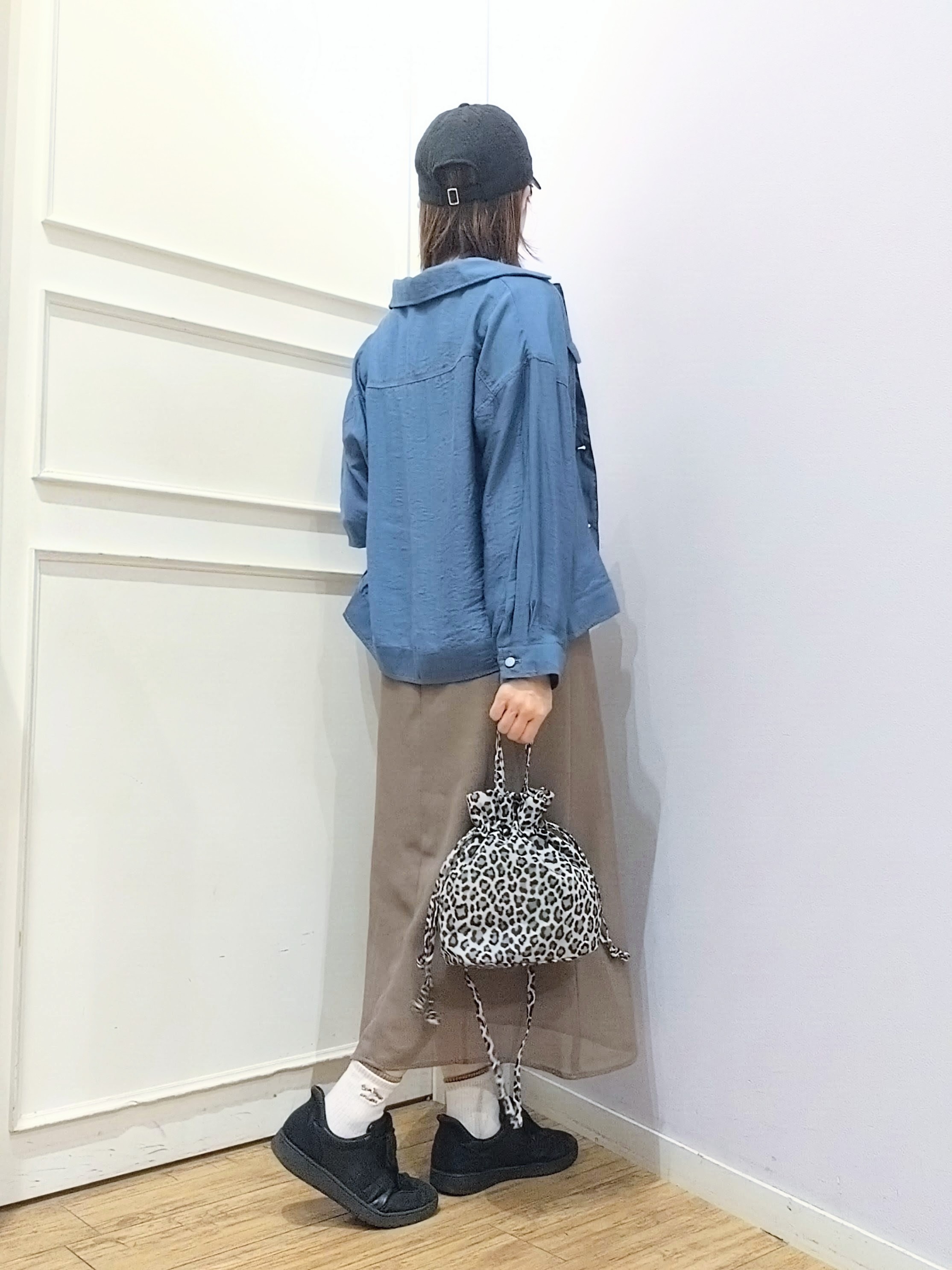 miomioさんの「SHOO･LA･RUE｜【S-LL/洗濯機可】Gジャン風 軽く羽織れるシアージャケット」を使ったコーディネート