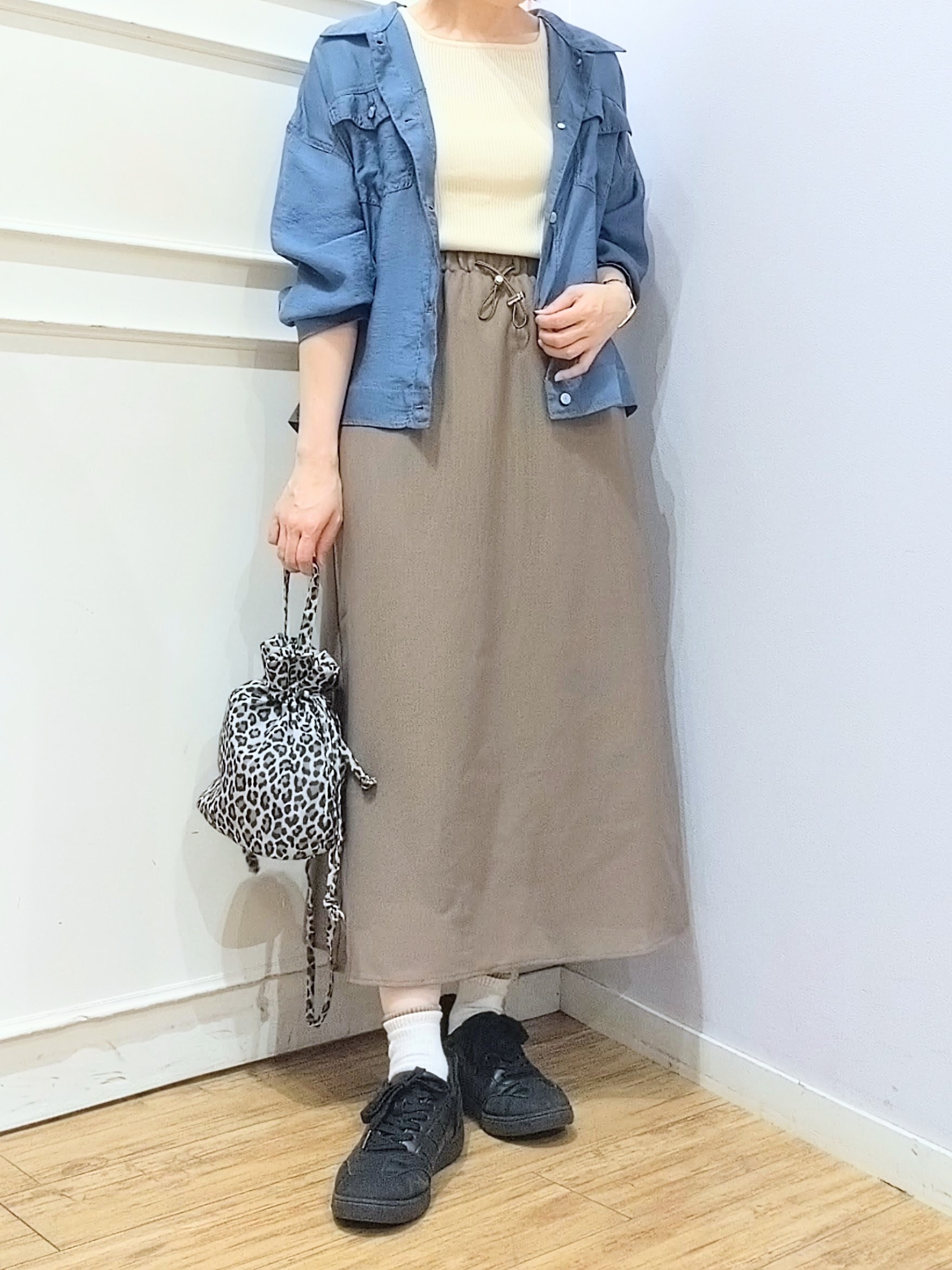 miomioさんの「SHOO･LA･RUE｜【S-LL/洗濯機可】Gジャン風 軽く羽織れるシアージャケット」を使ったコーディネート