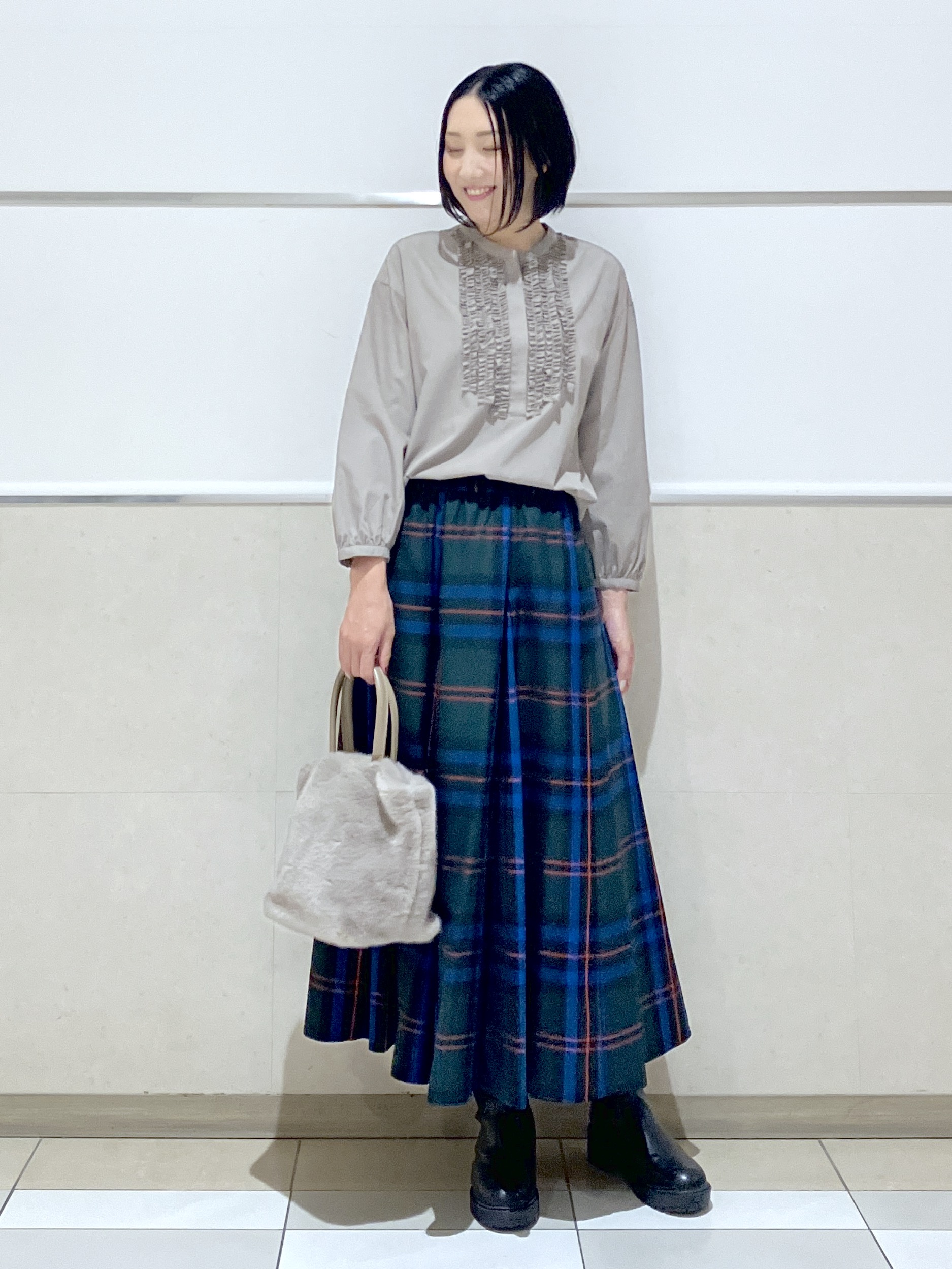 eriko さんの「Dessin｜【UVカット】フロントフリルブラウス」を使ったコーディネート