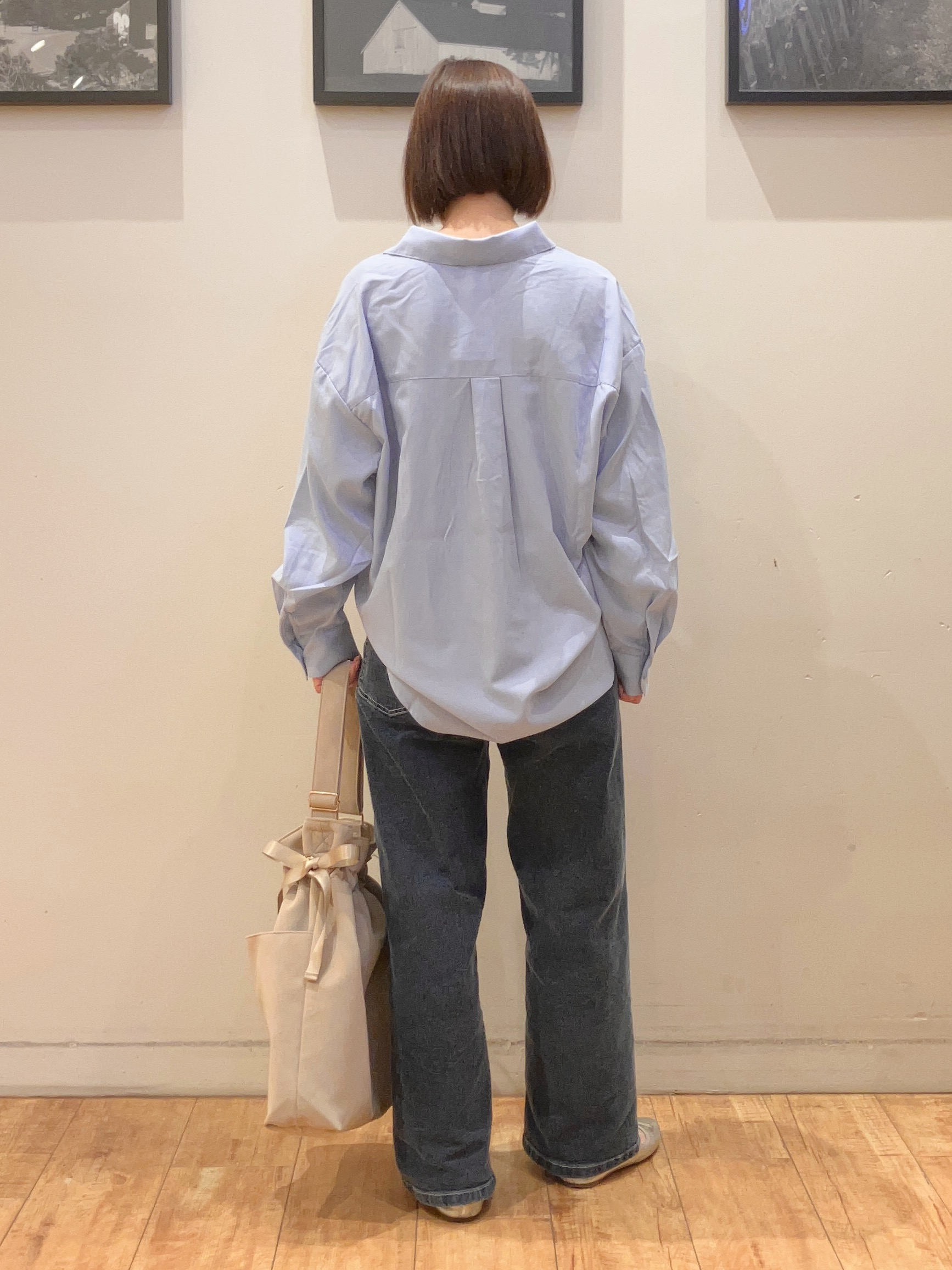 momoharuさんの「SHOO･LA･RUE｜【洗濯後しわになりにくい/S-LL】選べる6パターン 羽織としても活躍する ベーシックシャツ」を使ったコーディネート