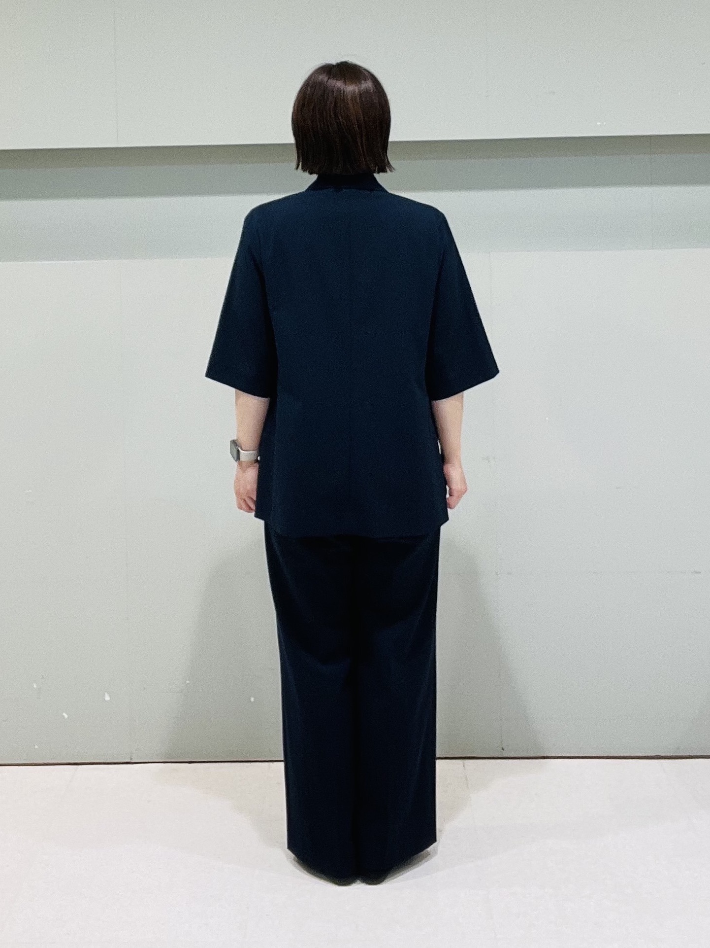 yuka.fさんの「UNTITLED｜【秋の通勤羽織/セットアップ可/UVカット】エアリークール半袖ジャケット」を使ったコーディネート