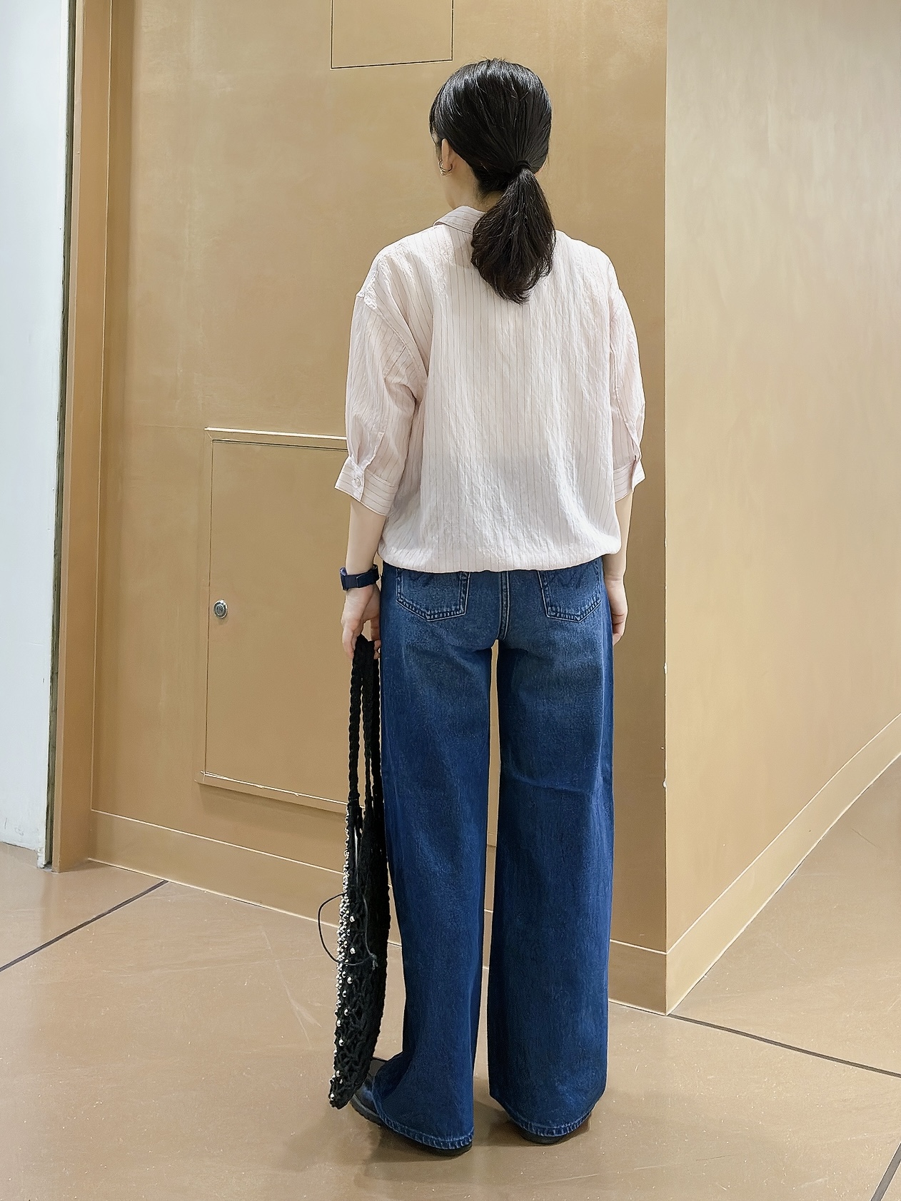 hattoriさんの「INDIVI｜【シアー／7分袖】体型カバーゆったりシャツ」を使ったコーディネート