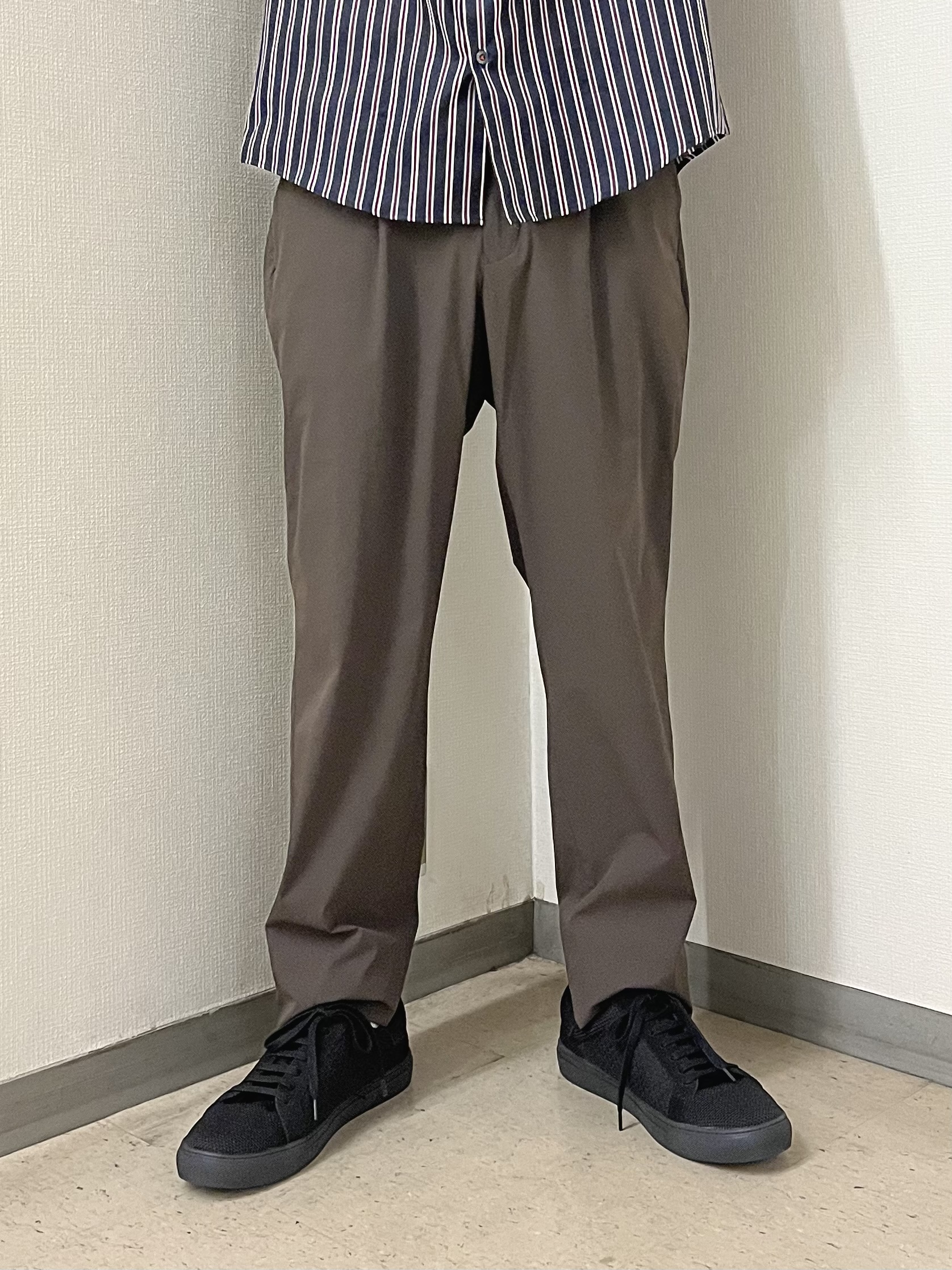 URAさんの「TAKEO KIKUCHI｜【BOWLER HAT LABEL】日本製オルタネートストライプシャツ」を使ったコーディネート