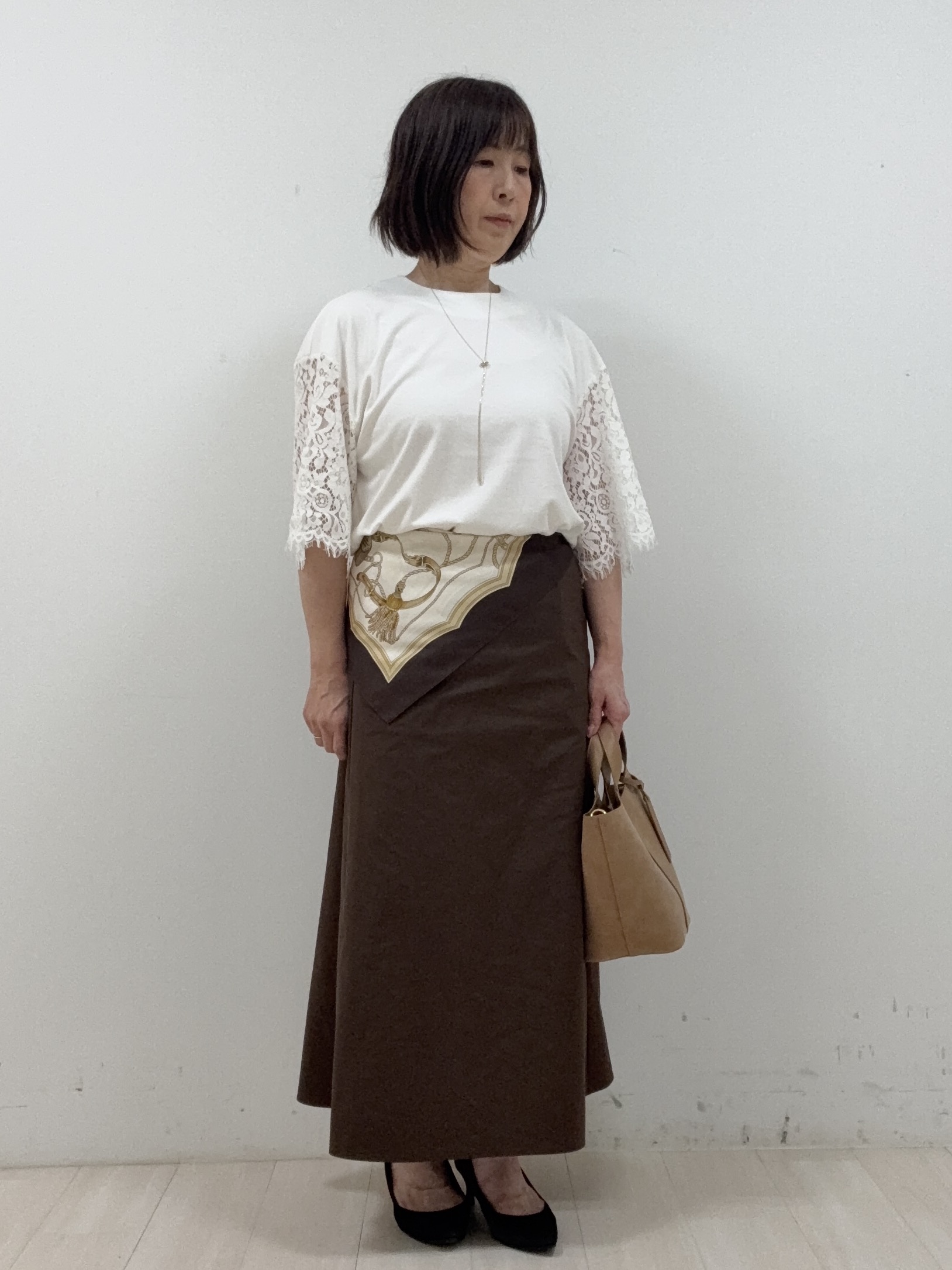 まつさんの「UNTITLED｜【秋映え/甘めTシャツ】袖レースプルオーバー」を使ったコーディネート