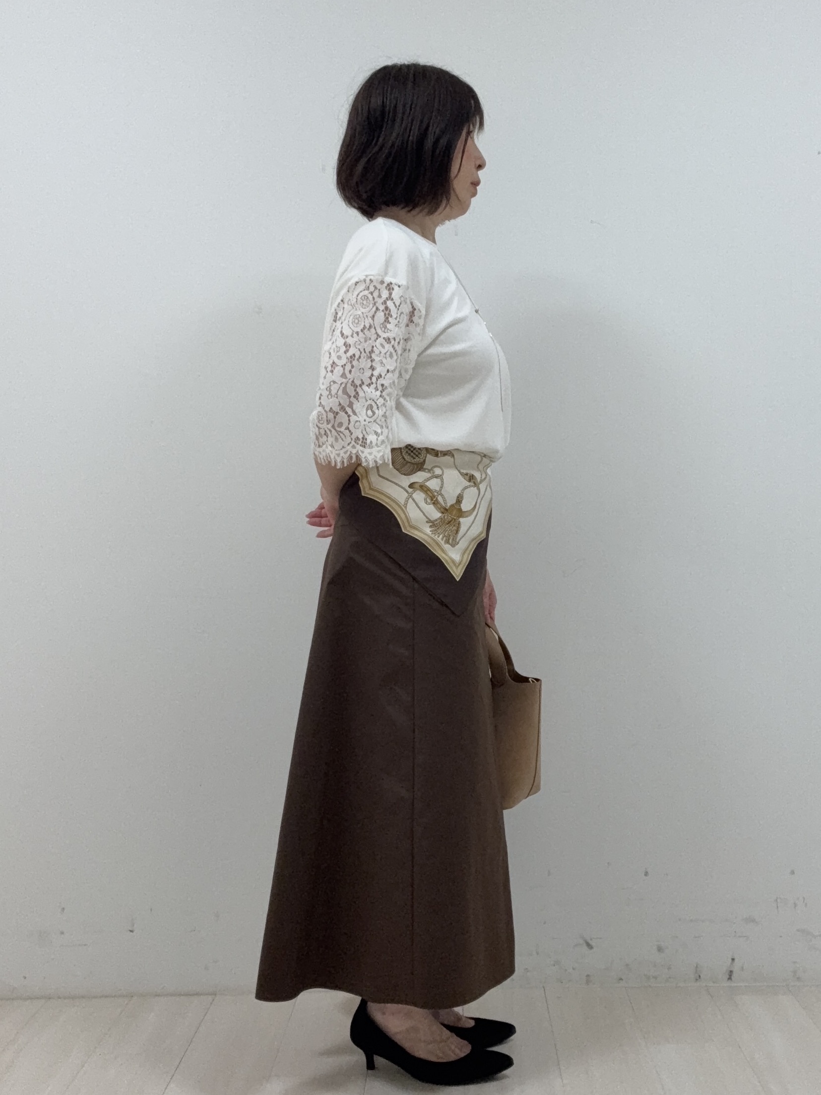 まつさんの「UNTITLED｜【秋映え/甘めTシャツ】袖レースプルオーバー」を使ったコーディネート