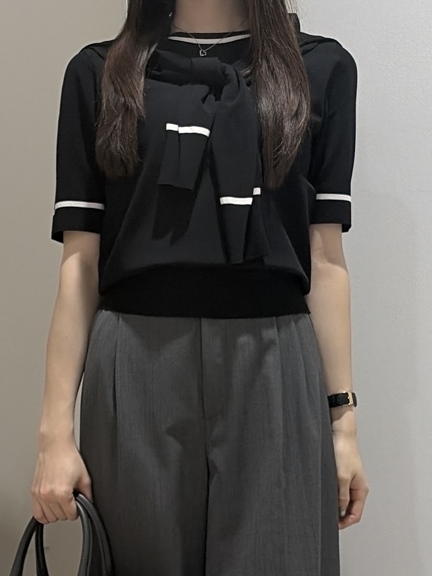 岡田美詩さんの「UNTITLED｜【アンサンブル可/きれいめ/通勤】コンパクト5分袖ニット」を使ったコーディネート