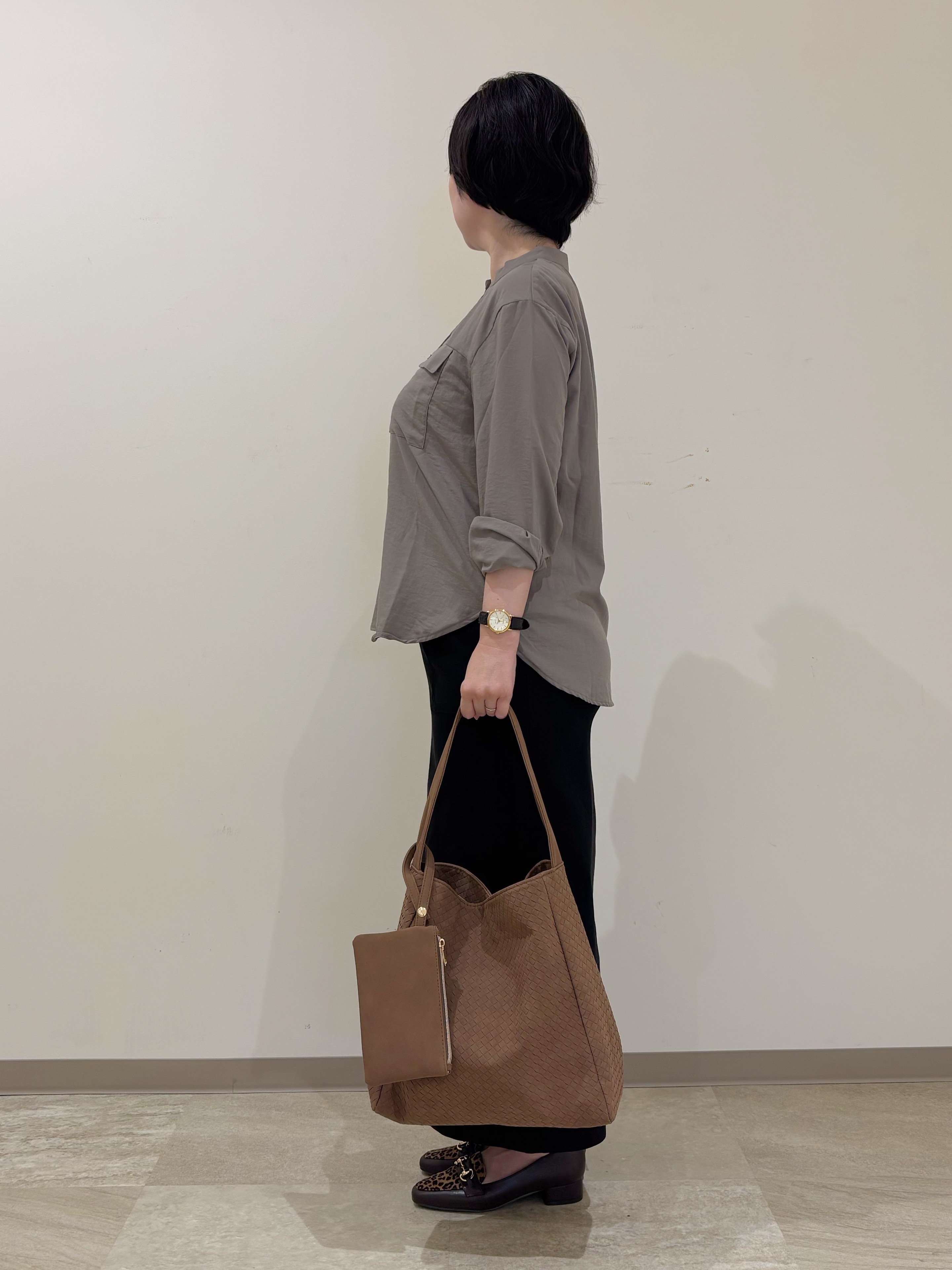 marikoさんの「grove｜顔周りをすっきり見せる バンドカラースキッパーシャツ」を使ったコーディネート