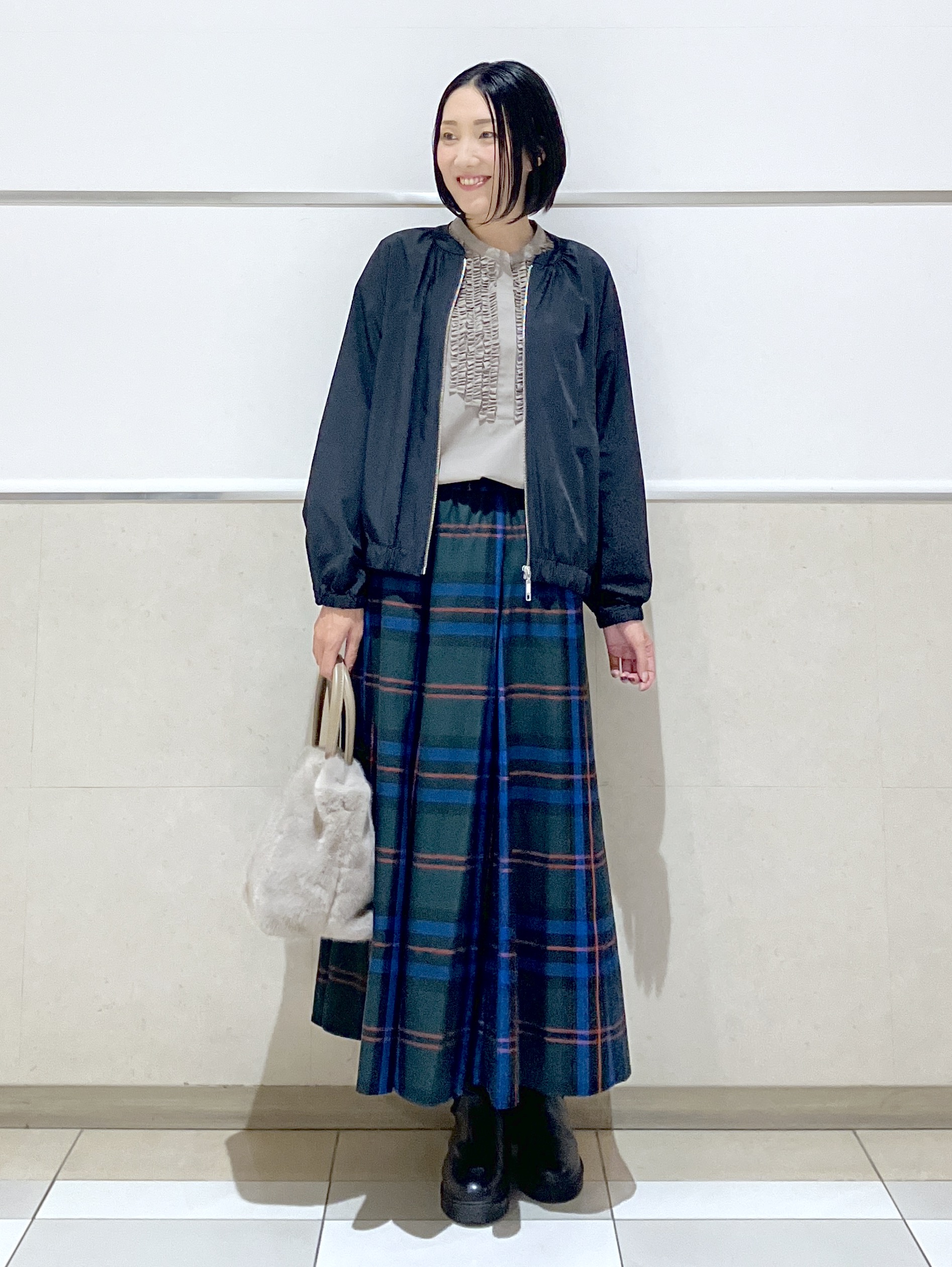 eriko さんの「Dessin｜【洗える/7色展開/XS-L】フロントフリルブラウス」を使ったコーディネート