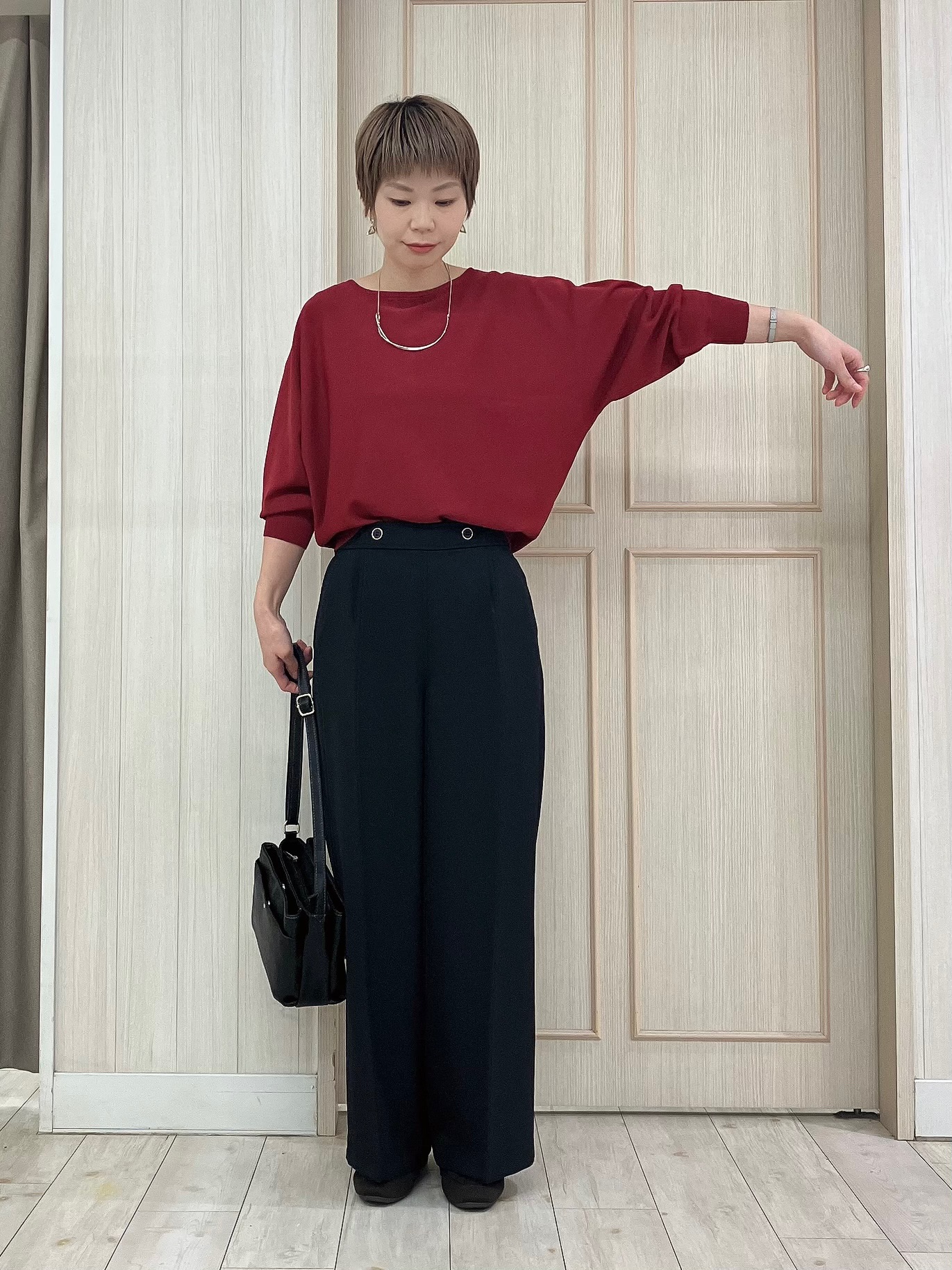 Turnerさんの「SHOO･LA･RUE｜【洗濯機可】軽やかでさらっとしたタッチ すっきり見えドルマンニット」を使ったコーディネート