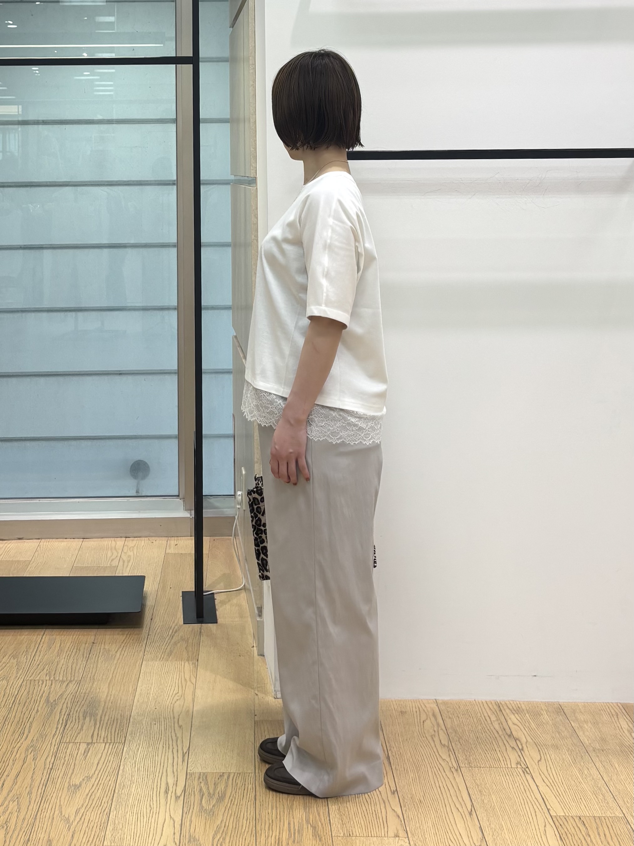 asamiさんの「INDIVI｜【汗ジミ防止／接触冷感】裾レースドルマンTシャツ」を使ったコーディネート