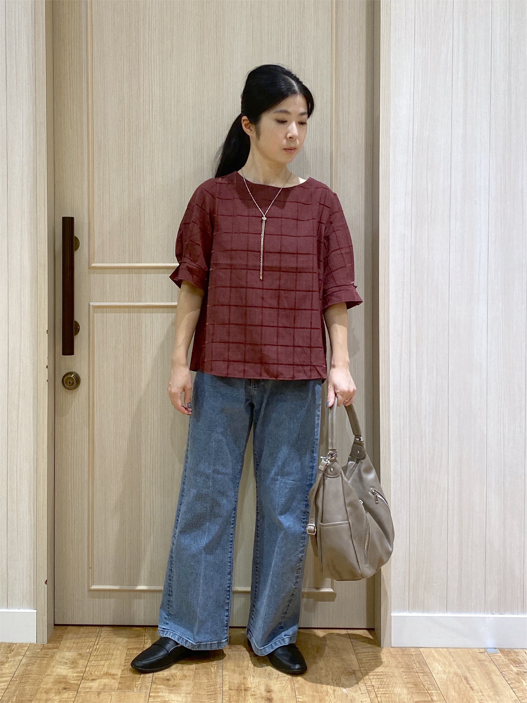 ERIさんの「SHOO･LA･RUE｜【セットアップ可/S-LL】1枚で秋気分 モールチェックタックスリーブ ブラウス」を使ったコーディネート