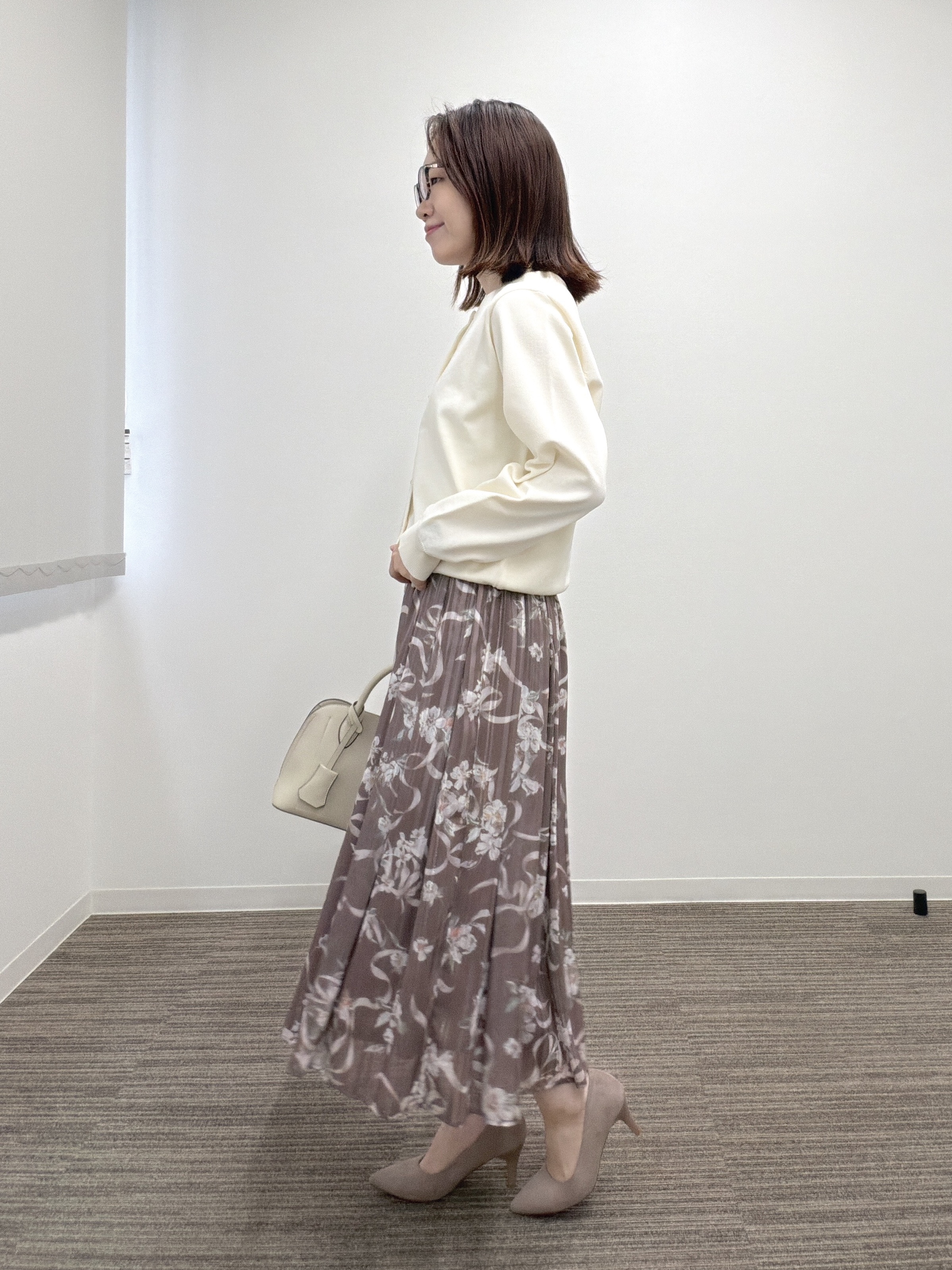 saoriさんの「タフニット 洗えるクルーカーディガン」を使ったコーディネート