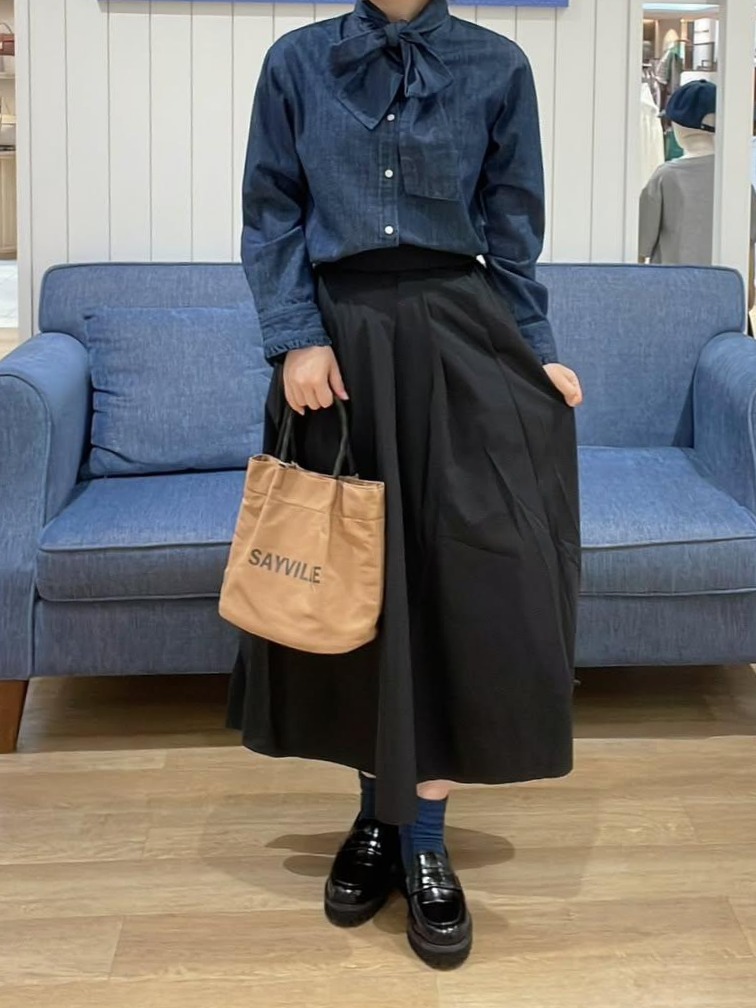 AYAさんの「Dessin｜【ボウタイ取り外し可】2WAYデニムフリルシャツ」を使ったコーディネート