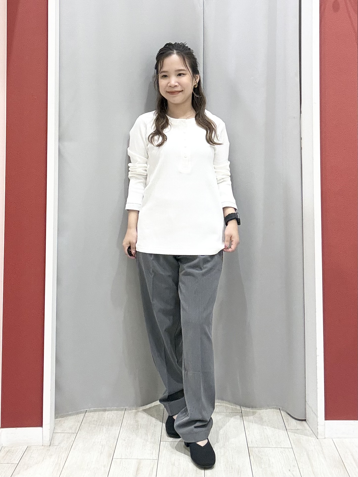shioさんの「SHOO･LA･RUE｜【洗濯機可/S-LL】縦ラインですっきり お袖配色リブトップス」を使ったコーディネート