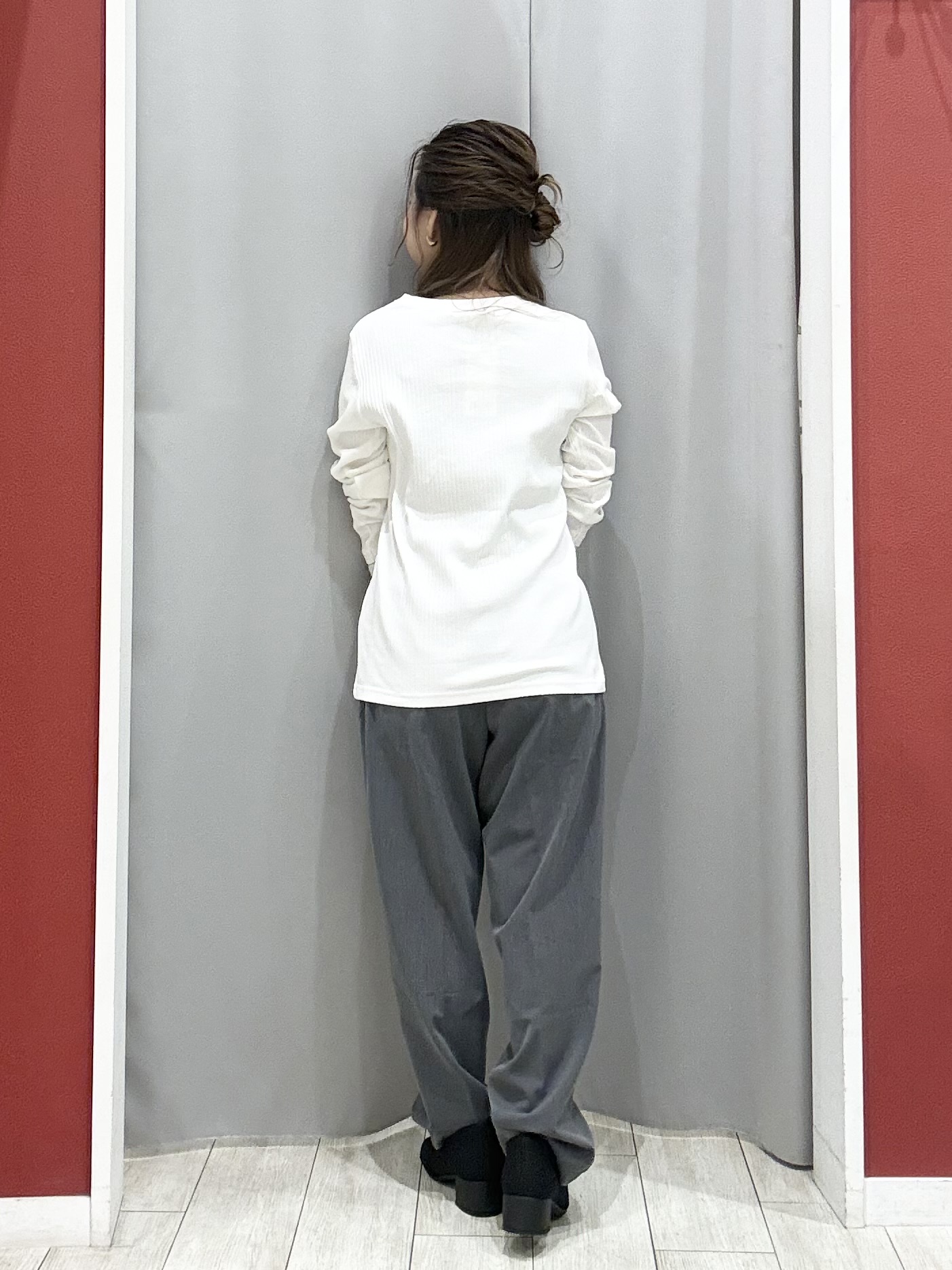 shioさんの「SHOO･LA･RUE｜【洗濯機可/S-LL】縦ラインですっきり お袖配色リブトップス」を使ったコーディネート