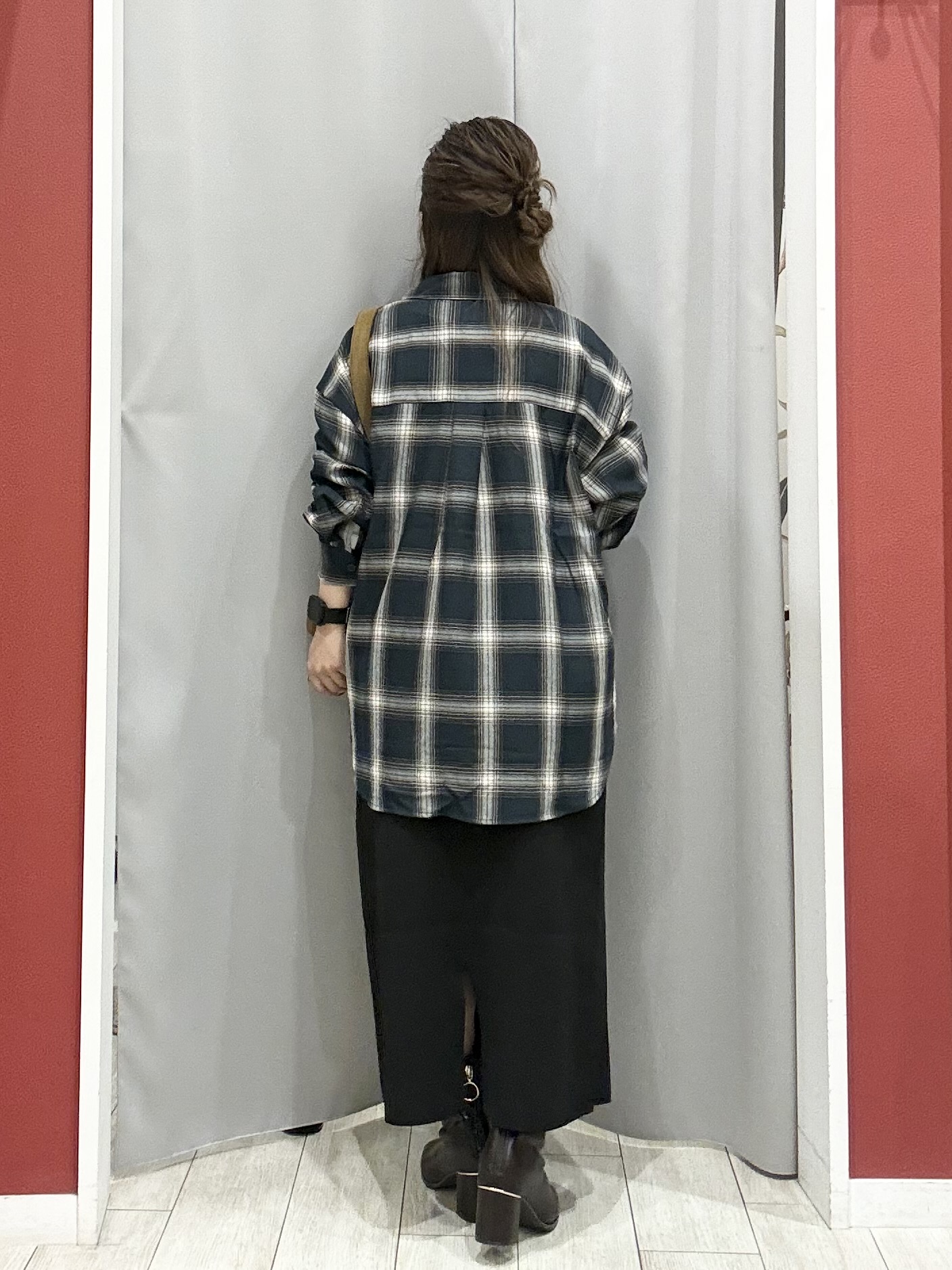 shioさんの「SHOO･LA･RUE｜【洗濯後しわになりにくい/S-LL】選べる6パターン 羽織としても活躍する ベーシックシャツ」を使ったコーディネート