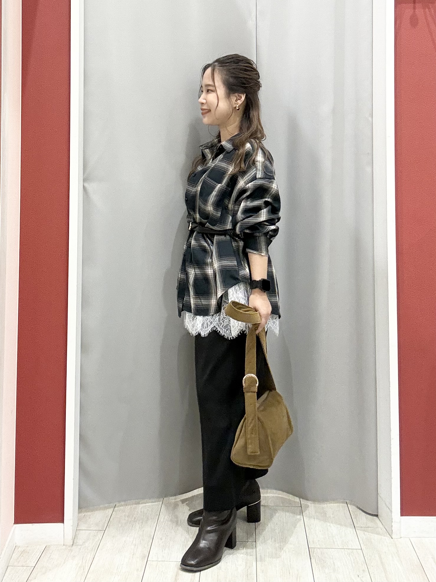 shioさんの「SHOO･LA･RUE｜【洗濯後しわになりにくい/S-LL】選べる6パターン 羽織としても活躍する ベーシックシャツ」を使ったコーディネート