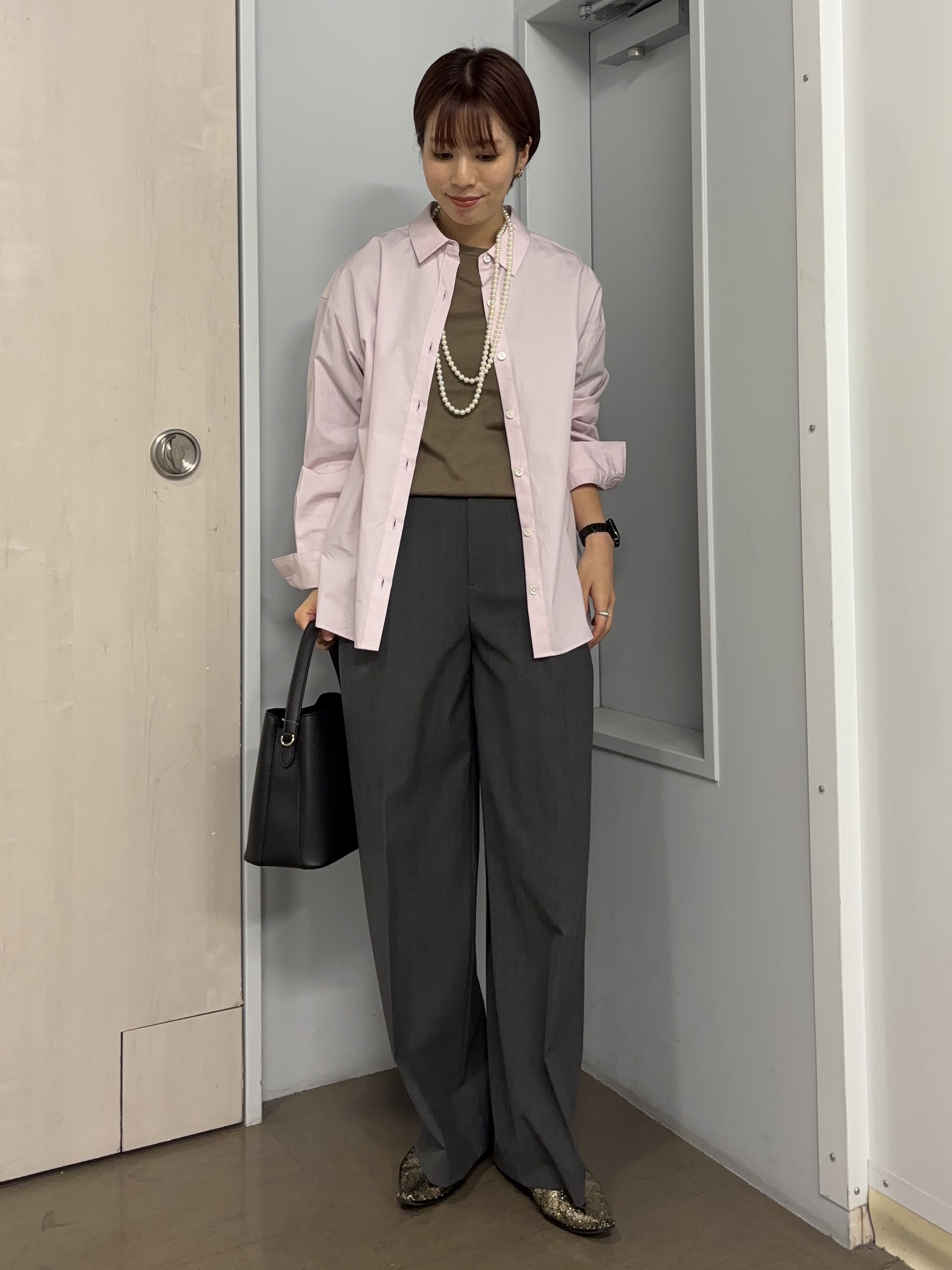 tsujiさんの「UNTITLED｜【6色色展開/コットン100】カラーベーシックシャツ」を使ったコーディネート