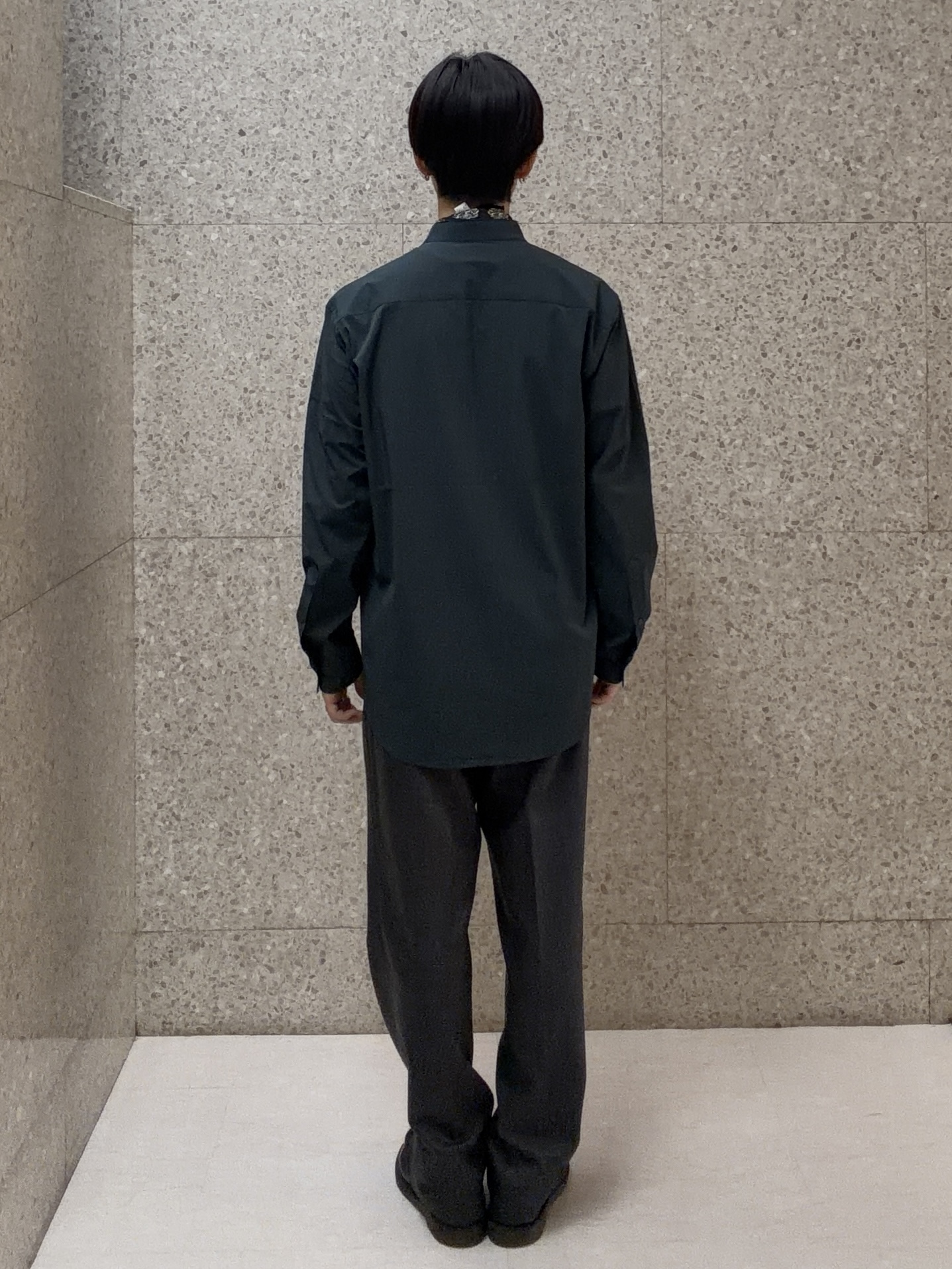 キムラさんの「TAKEO KIKUCHI｜3Dナイロンストレッチ バンドカラーシャツ」を使ったコーディネート