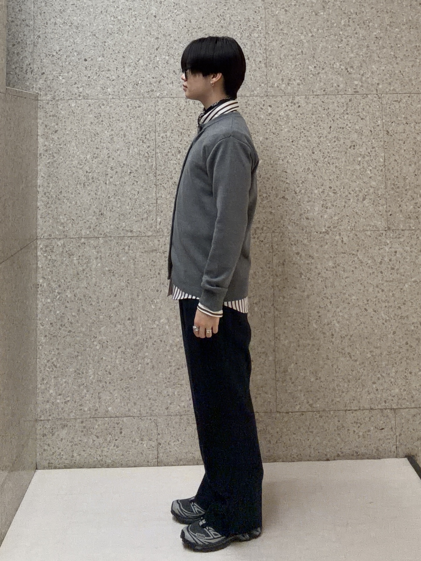 キムラさんの「TAKEO KIKUCHI｜【BOWLER HAT LABEL】日本製クルーネックカーディガン」を使ったコーディネート