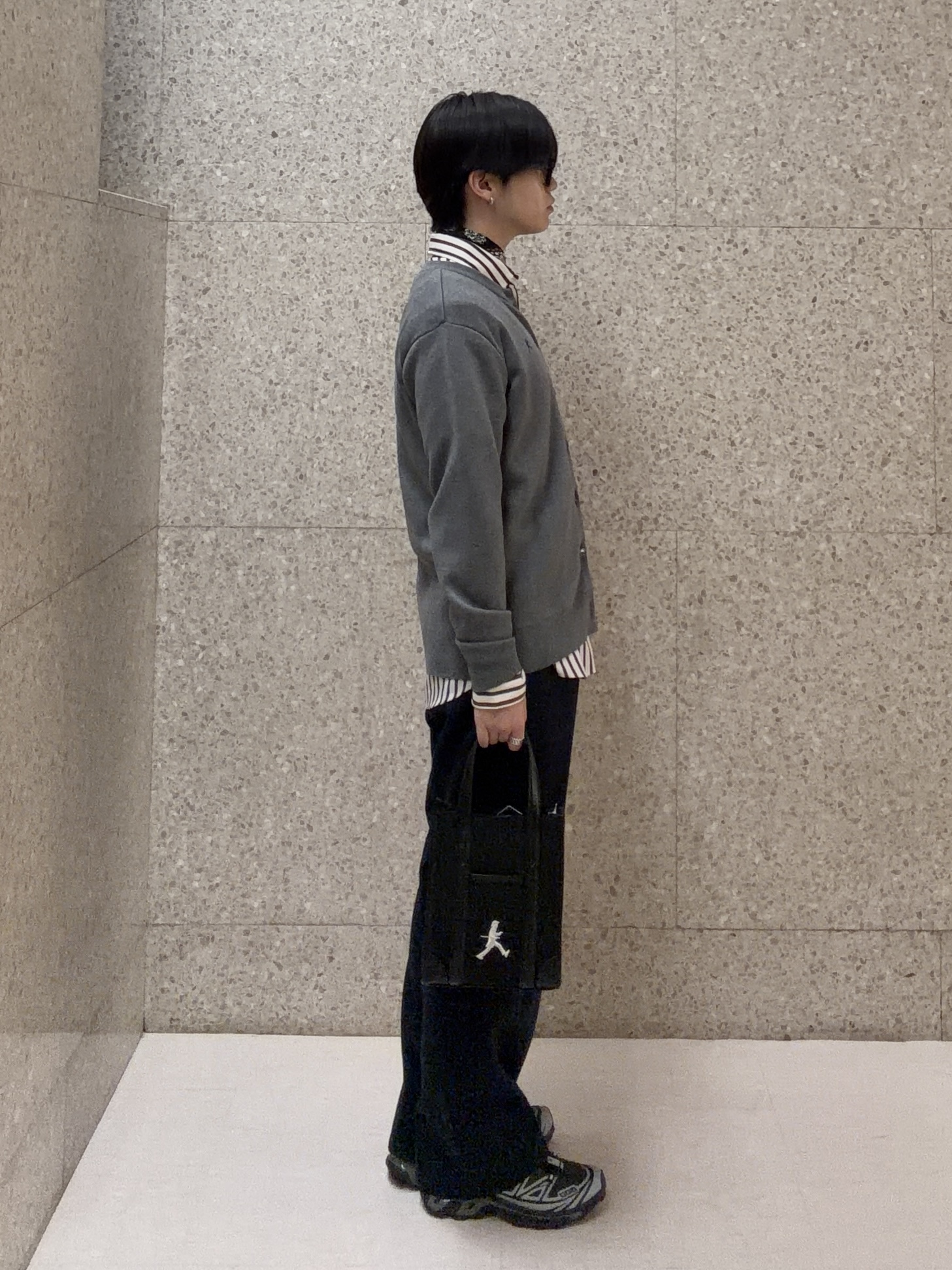 キムラさんの「TAKEO KIKUCHI｜【BOWLER HAT LABEL】日本製クルーネックカーディガン」を使ったコーディネート