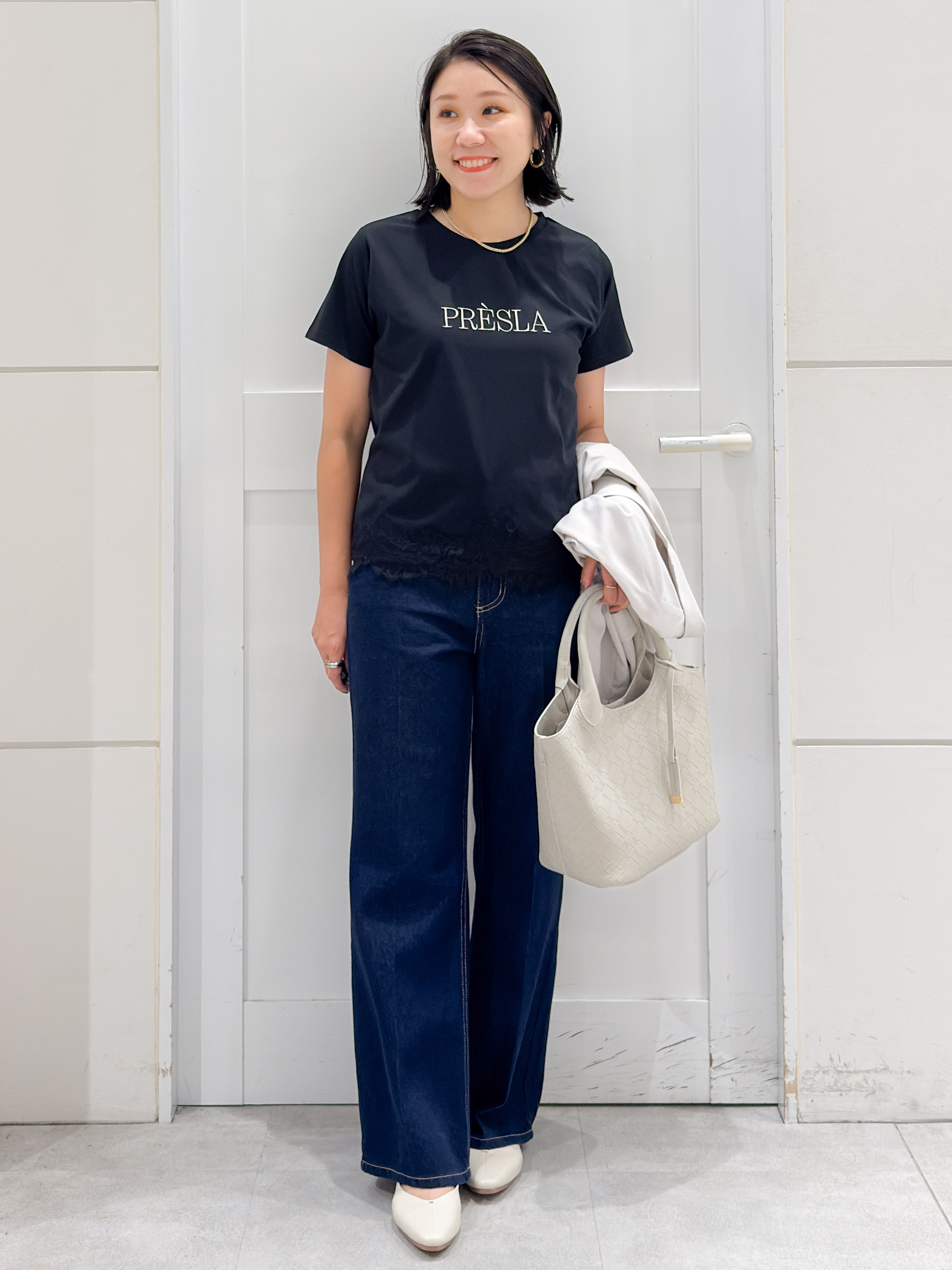 yuka.aさんの「OPAQUE.CLIP｜【接触冷感／UVケア】裾レースロゴTシャツ《洗濯機OK／S-3L》」を使ったコーディネート