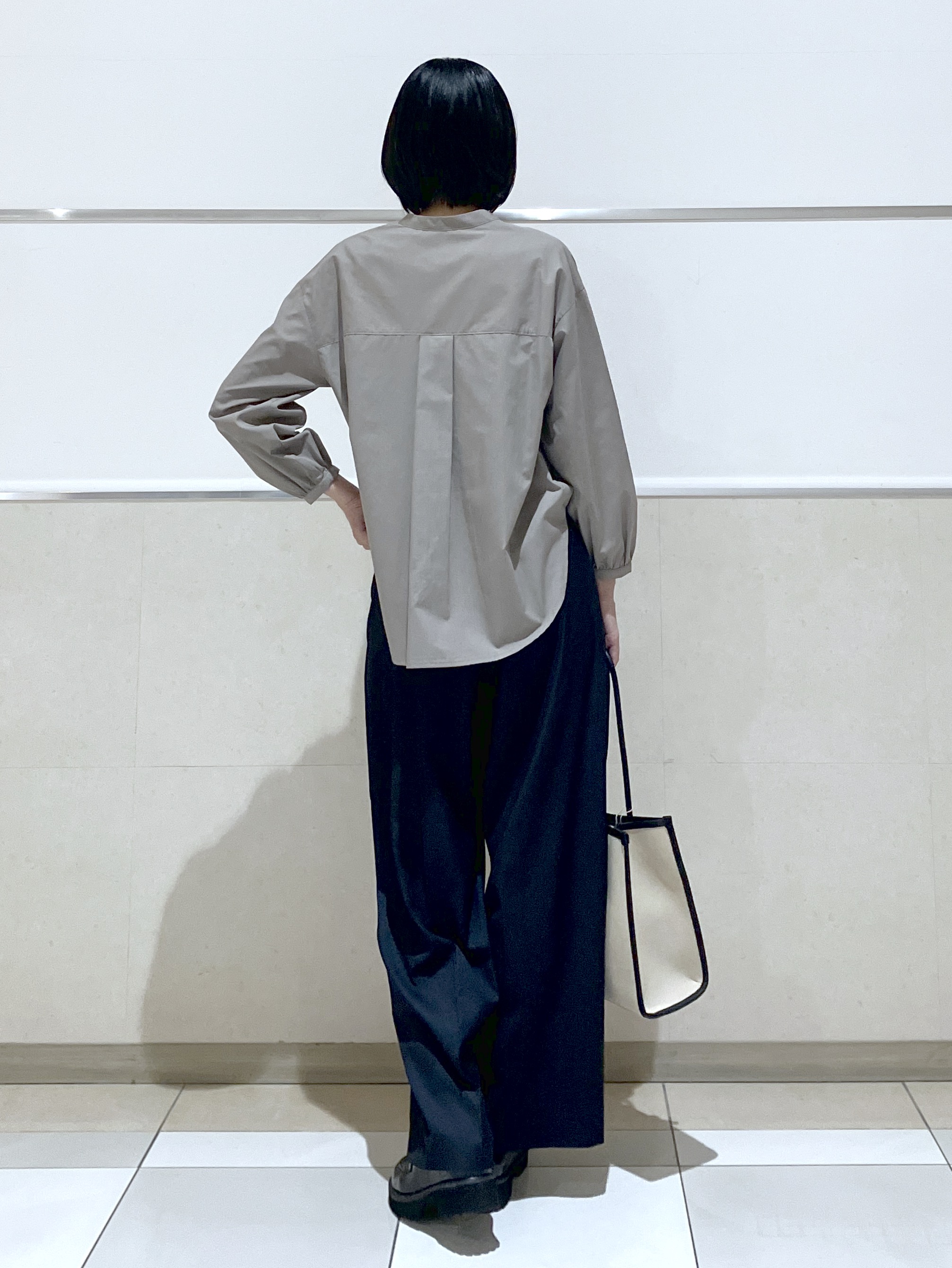 eriko さんの「Dessin｜【洗える/7色展開/XS-L】フロントフリルブラウス」を使ったコーディネート
