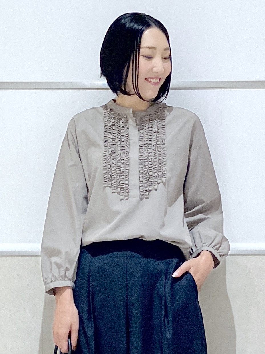 eriko さんの「Dessin｜【洗える/7色展開/XS-L】フロントフリルブラウス」を使ったコーディネート