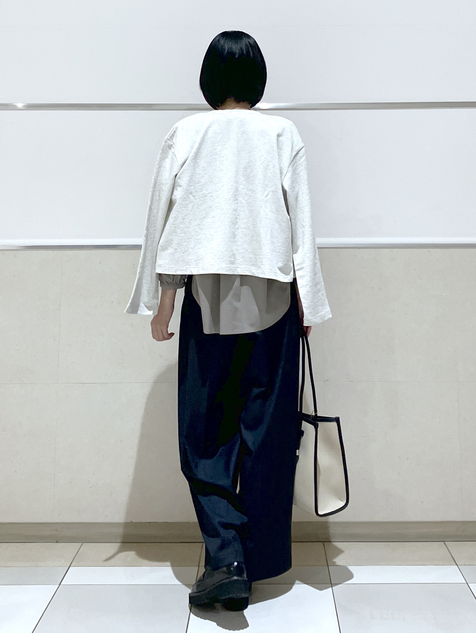 eriko さんの「Dessin｜【洗える/7色展開/XS-L】フロントフリルブラウス」を使ったコーディネート